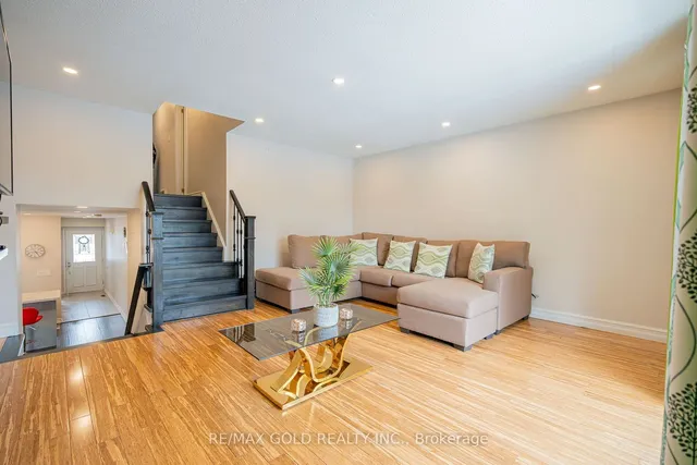 Additional property image - 4 Simmons Blvd