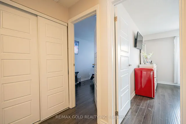 Additional property image - 4 Simmons Blvd