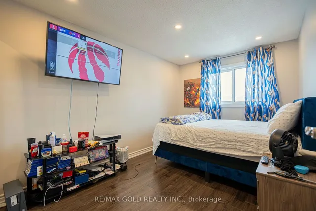 Additional property image - 4 Simmons Blvd
