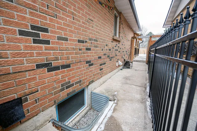 Additional property image - 4 Simmons Blvd