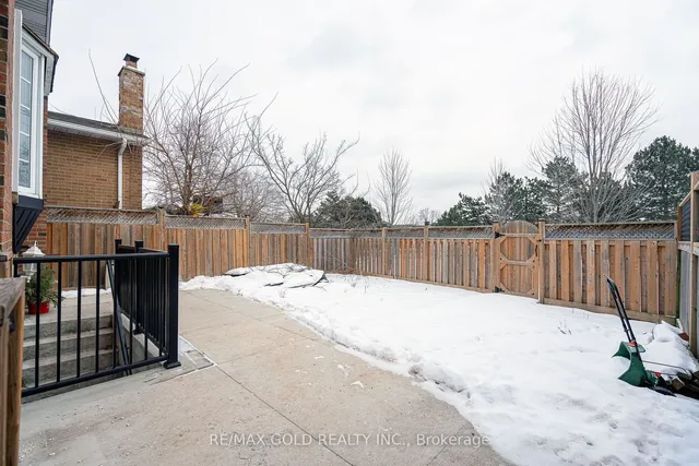 Additional property image - 4 Simmons Blvd