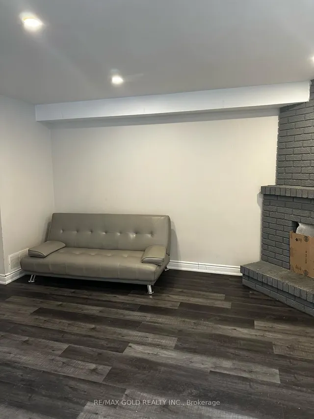 Additional property image - 4 Simmons Blvd