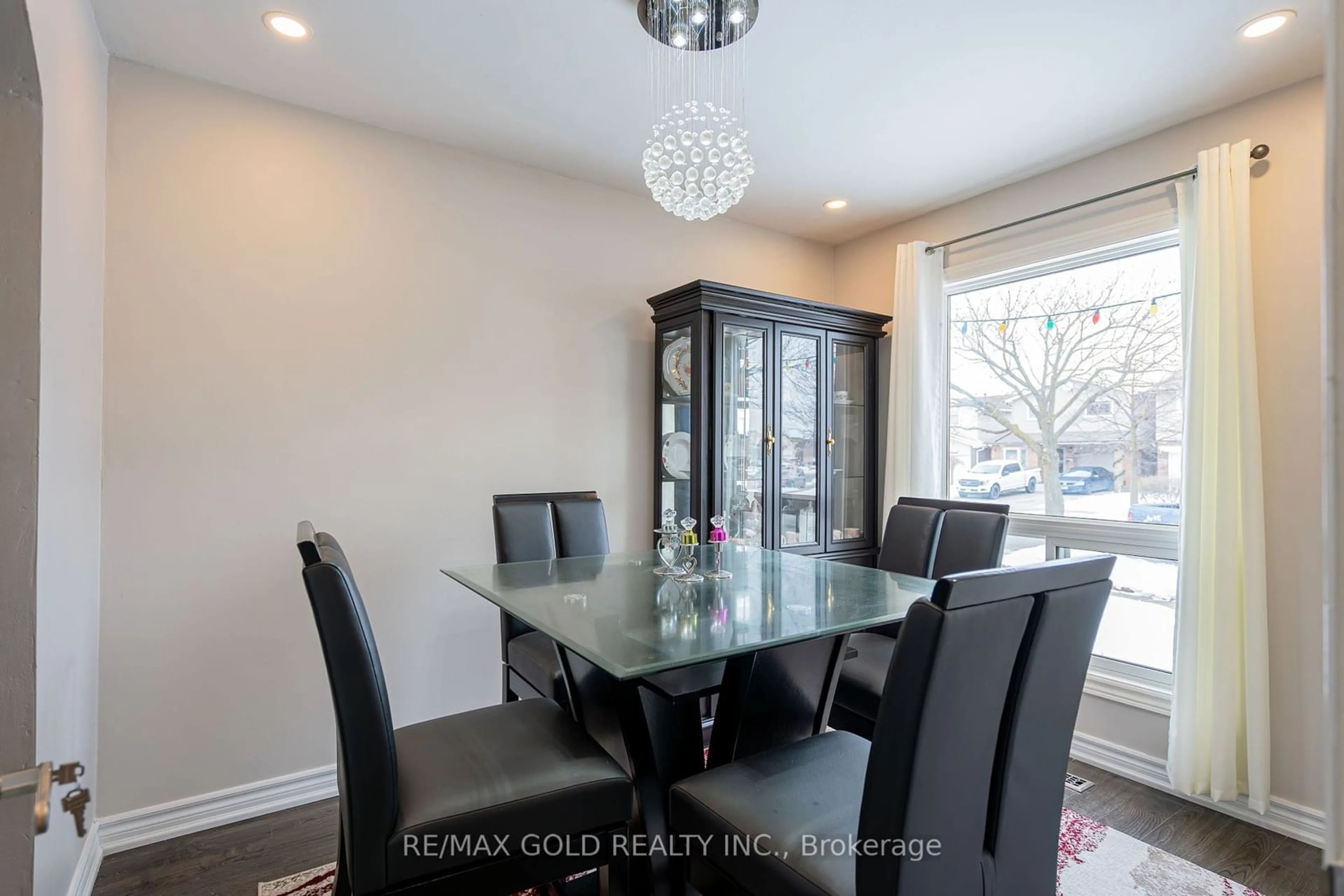 Dining room, unknown for 4 Simmons Blvd, Brampton Ontario L6V 3V5