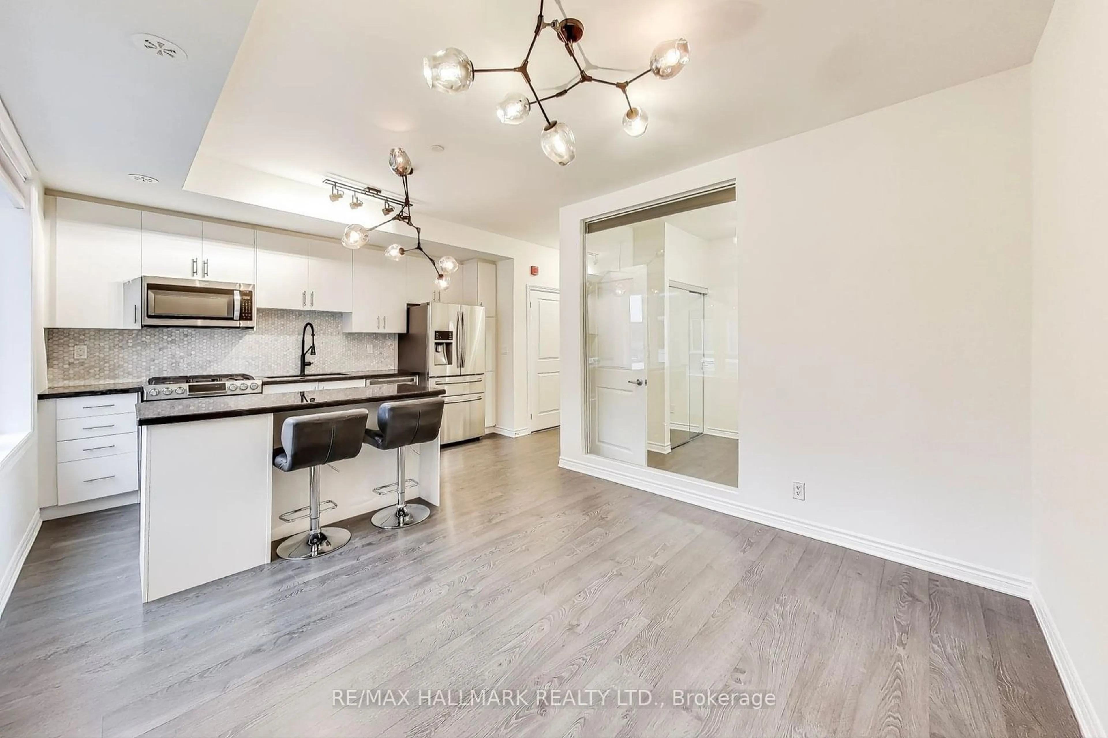 Open concept kitchen, unknown for 85 Eastwood Park Gdns, Toronto Ontario M8W 0B2