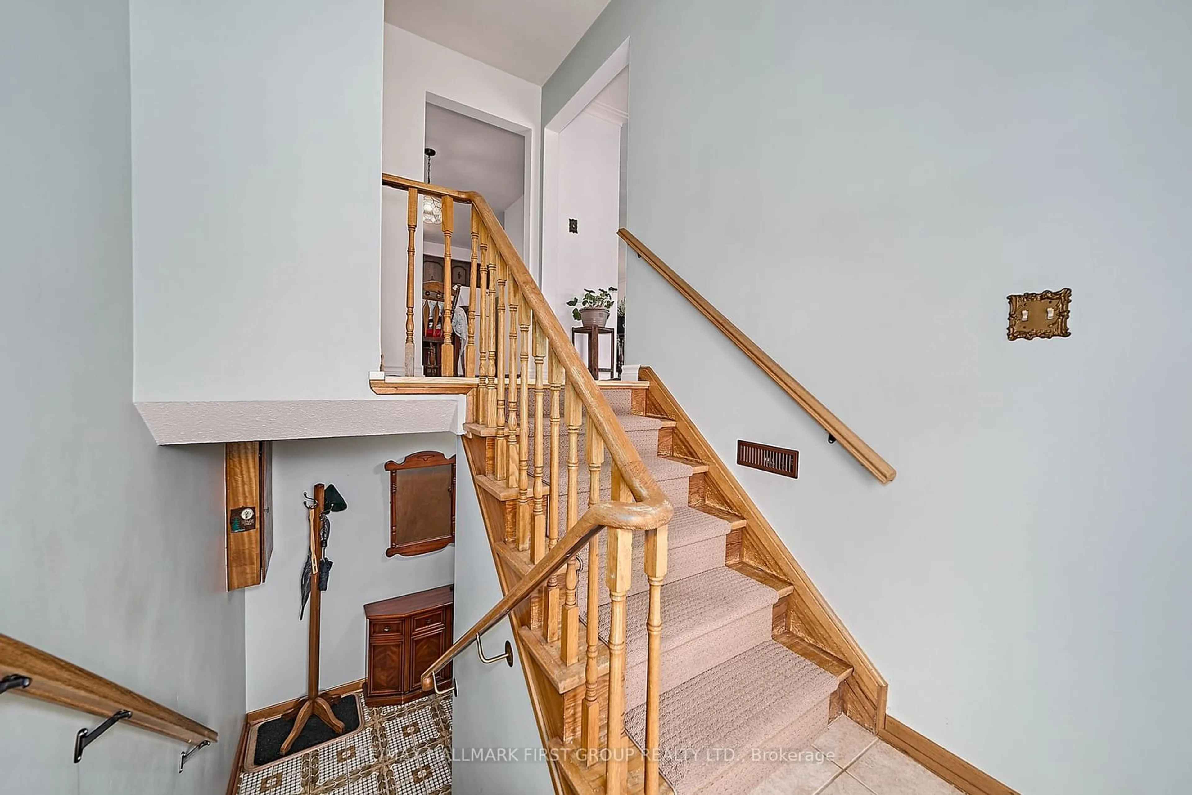 Stairs for 10 Romanway Cres, Toronto Ontario M9N 3S3