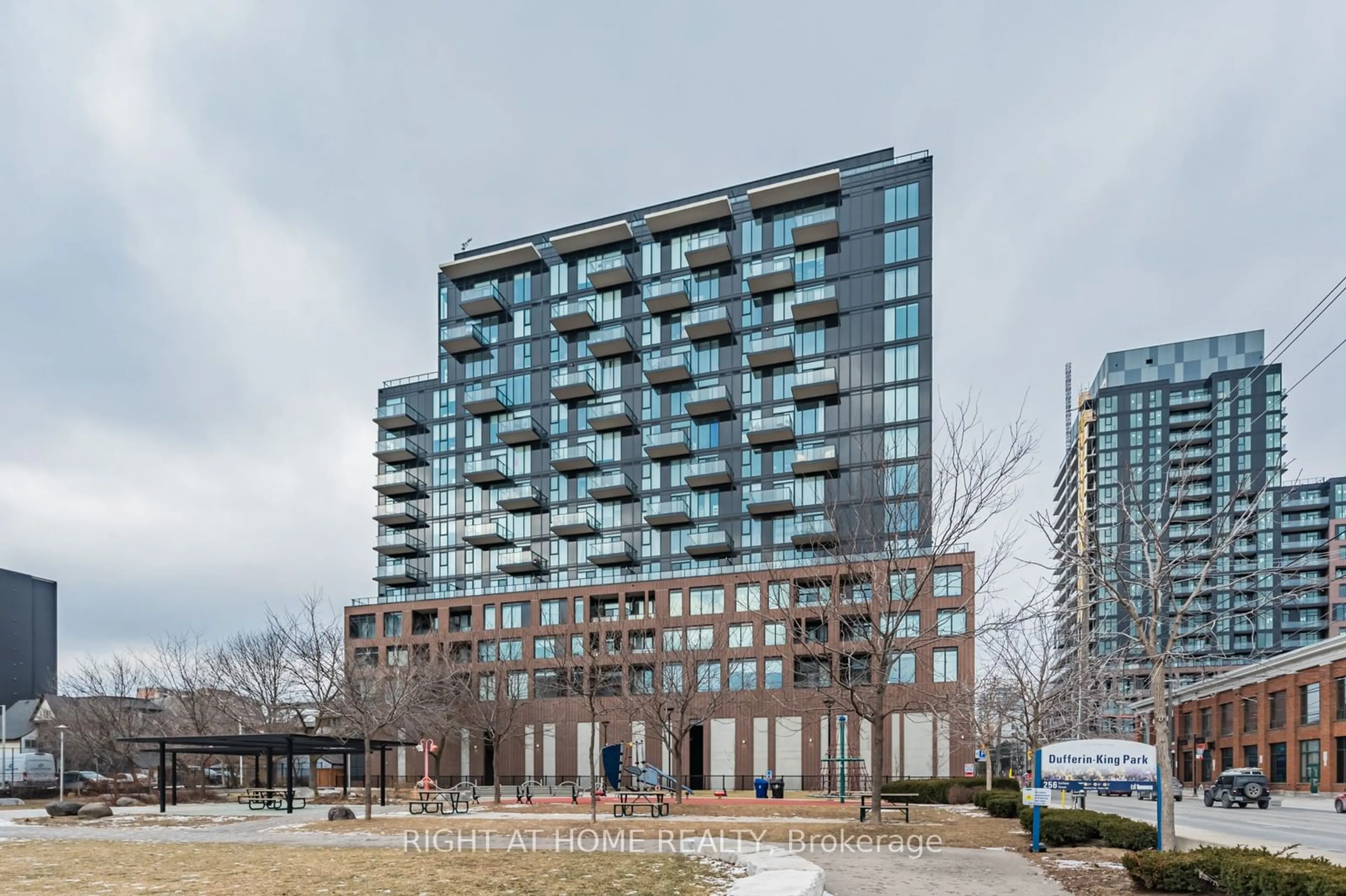 Unknown for 270 Dufferin St #506, Toronto Ontario M6K 0H8