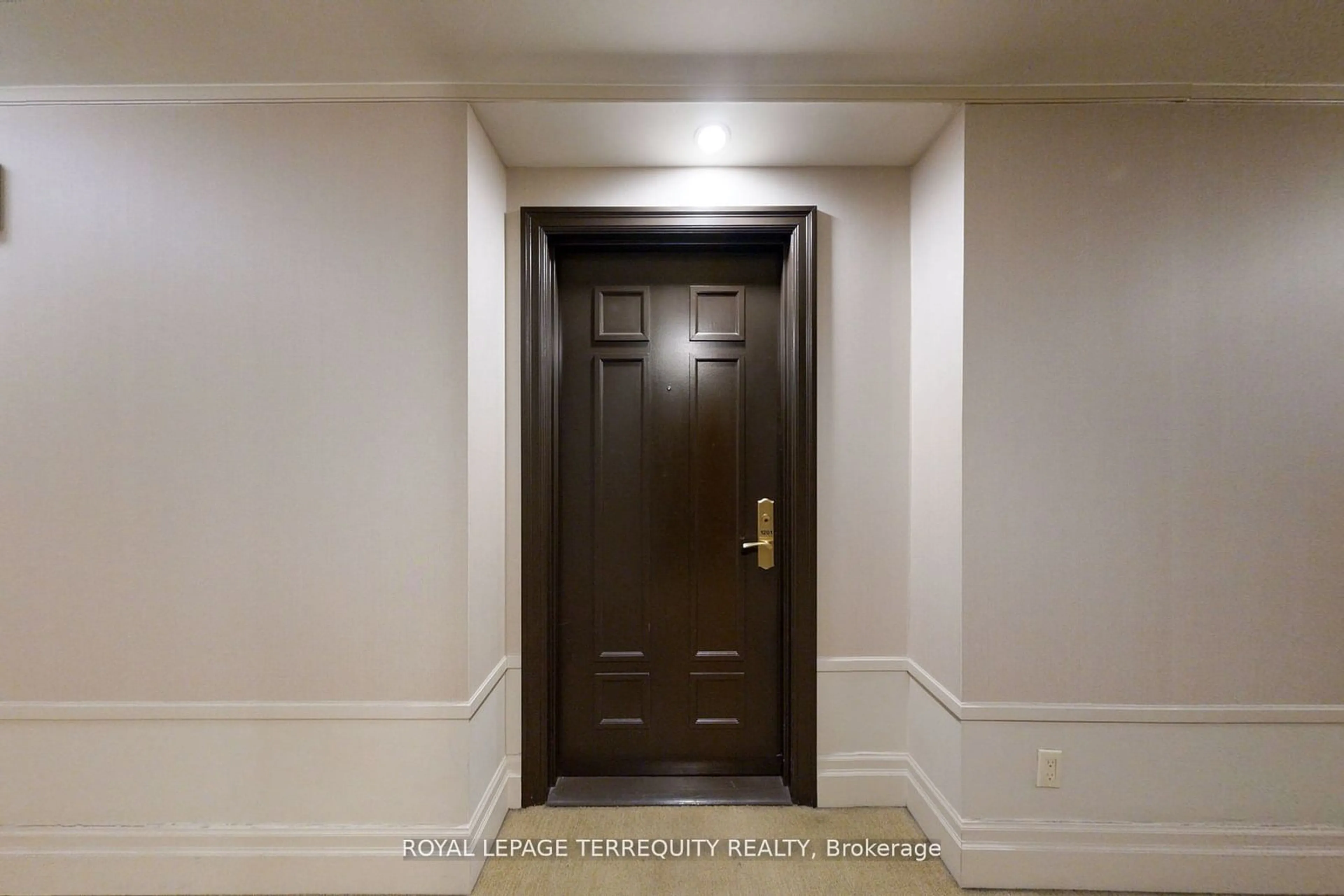 Indoor entryway for 2 Aberfoyle Cres #1201, Toronto Ontario M8X 2Z8