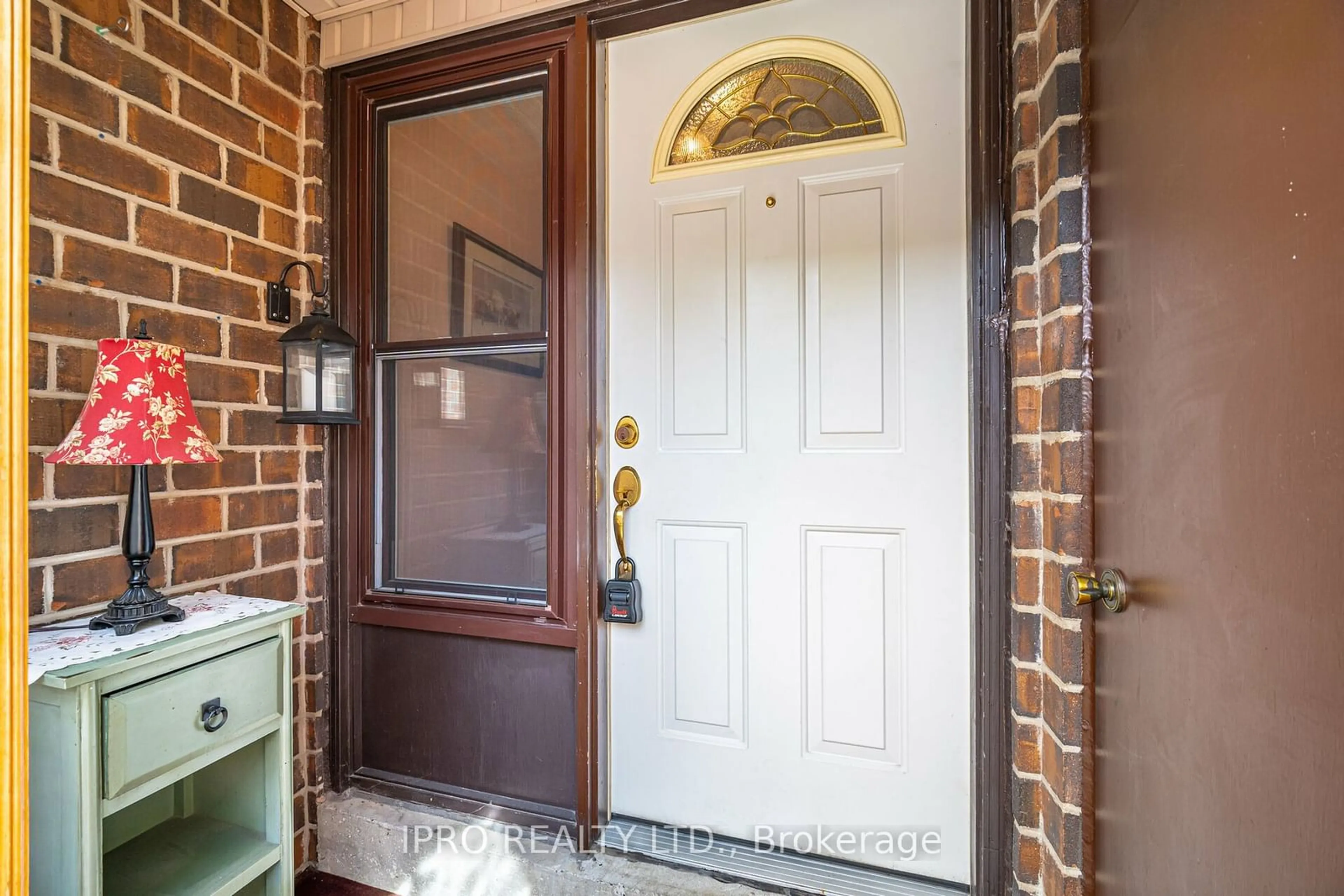 Indoor entryway for 318 Laurier Ave #53, Milton Ontario L9T 3M9