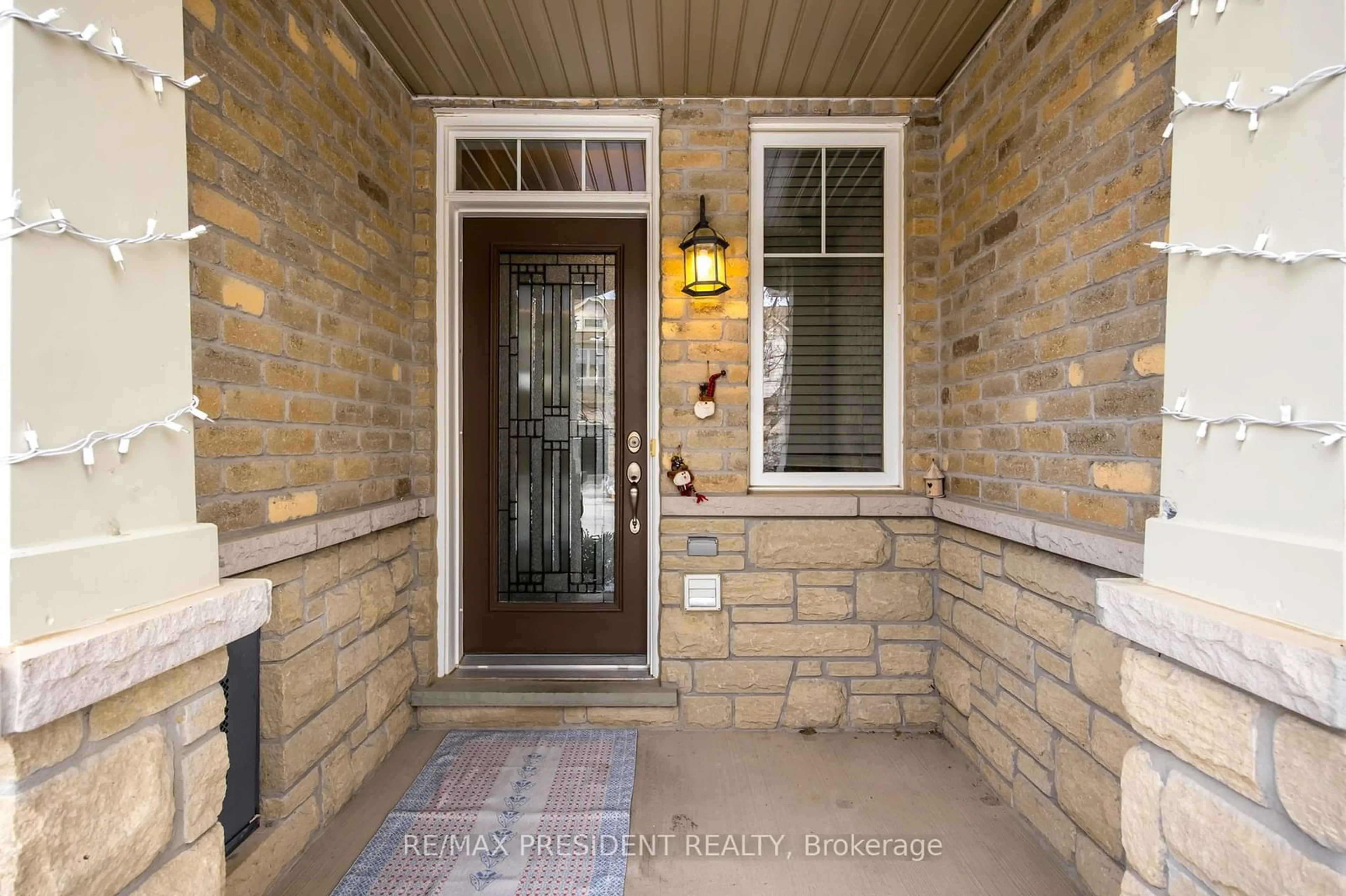 Indoor entryway for 7 Aspenview Ave, Caledon Ontario L7C 3P9