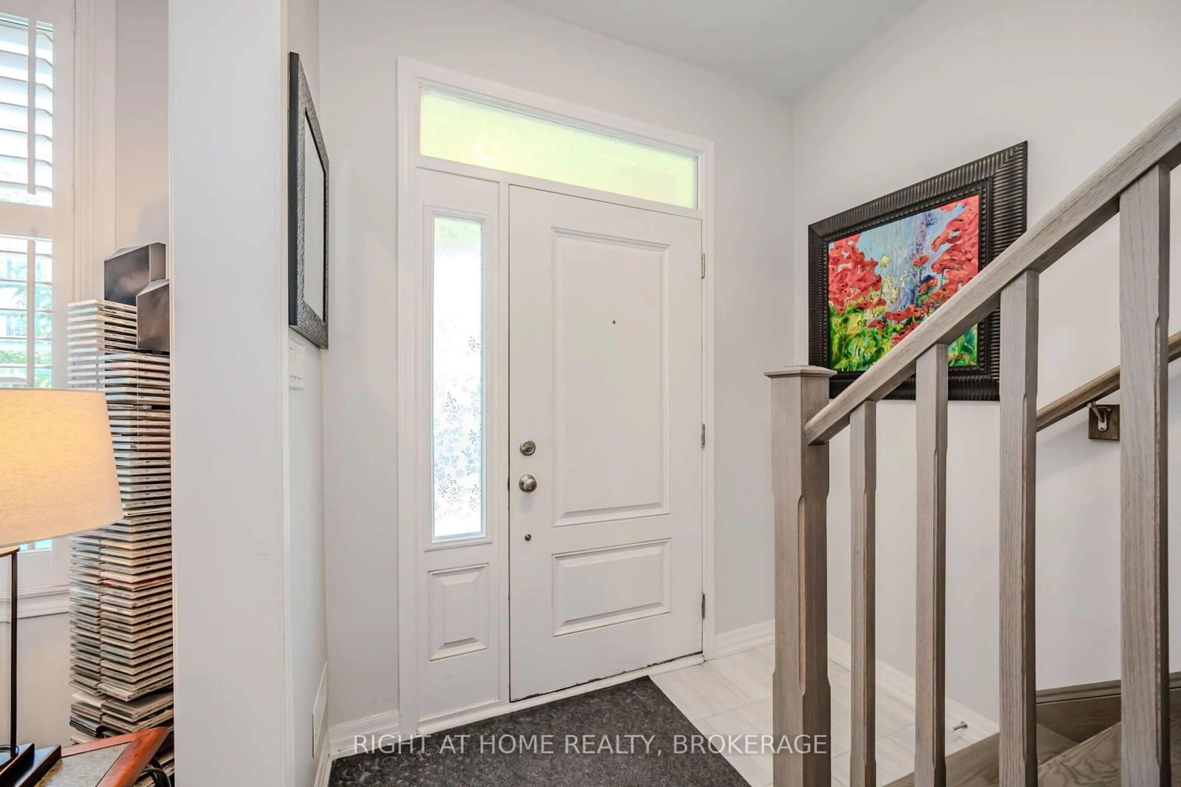 Indoor entryway for 123 Stork St, Oakville Ontario L6H 0X8