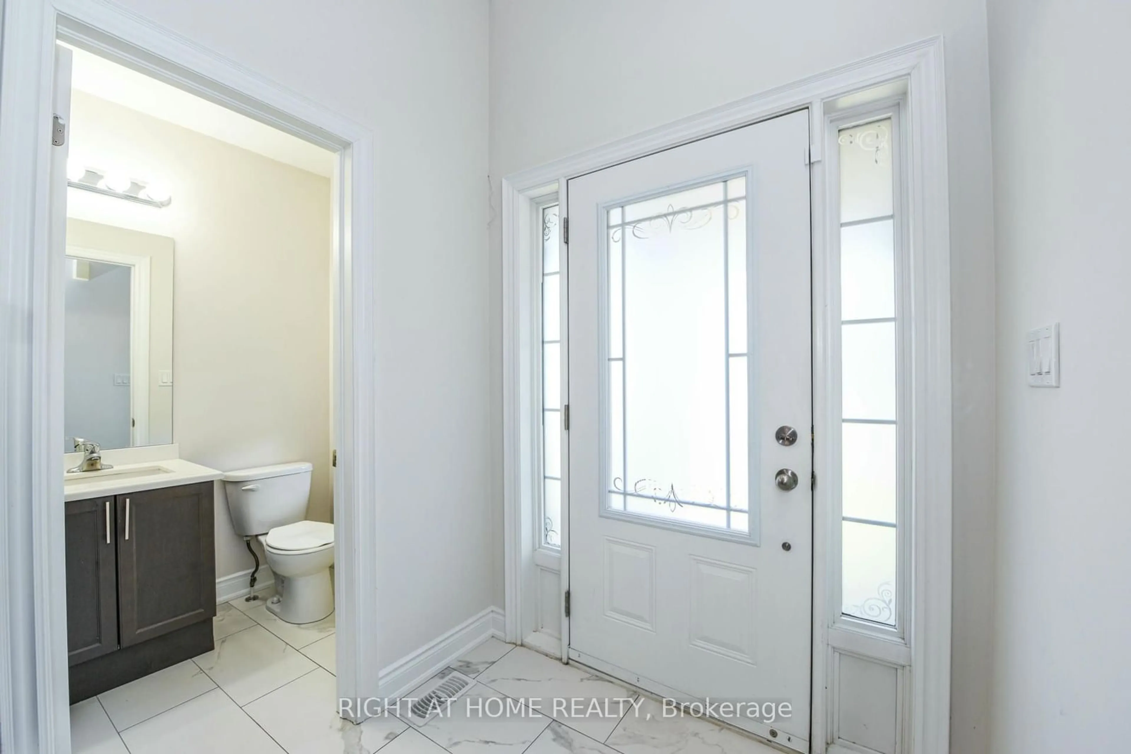 Indoor entryway for 3 Prairie Creek Cres, Brampton Ontario L6Y 6C9