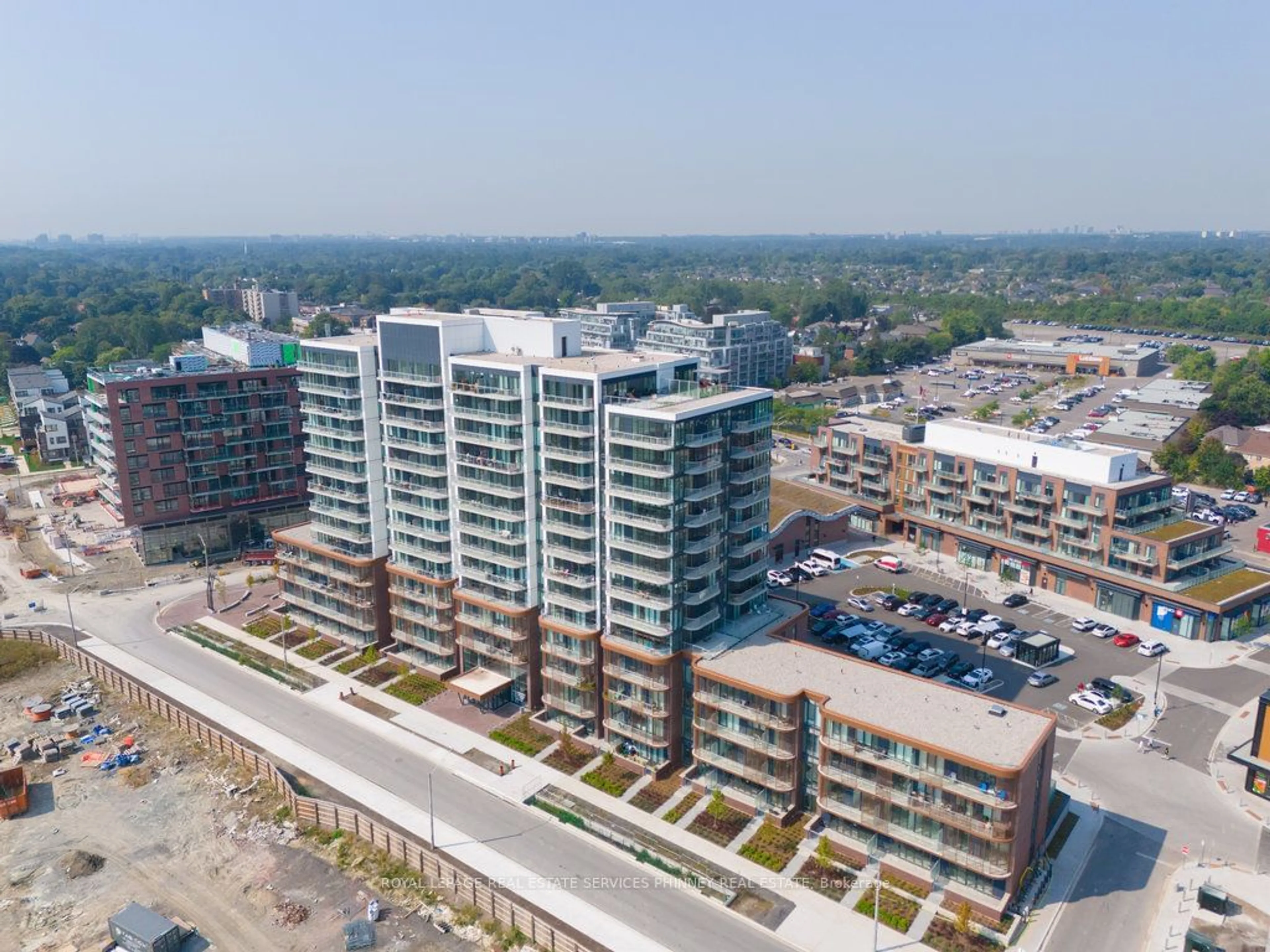 A pic from outside/outdoor area/front of a property/back of a property/a pic from drone, city buildings view from balcony for 220 Missinnihe Way #912, Mississauga Ontario L5H 0A9