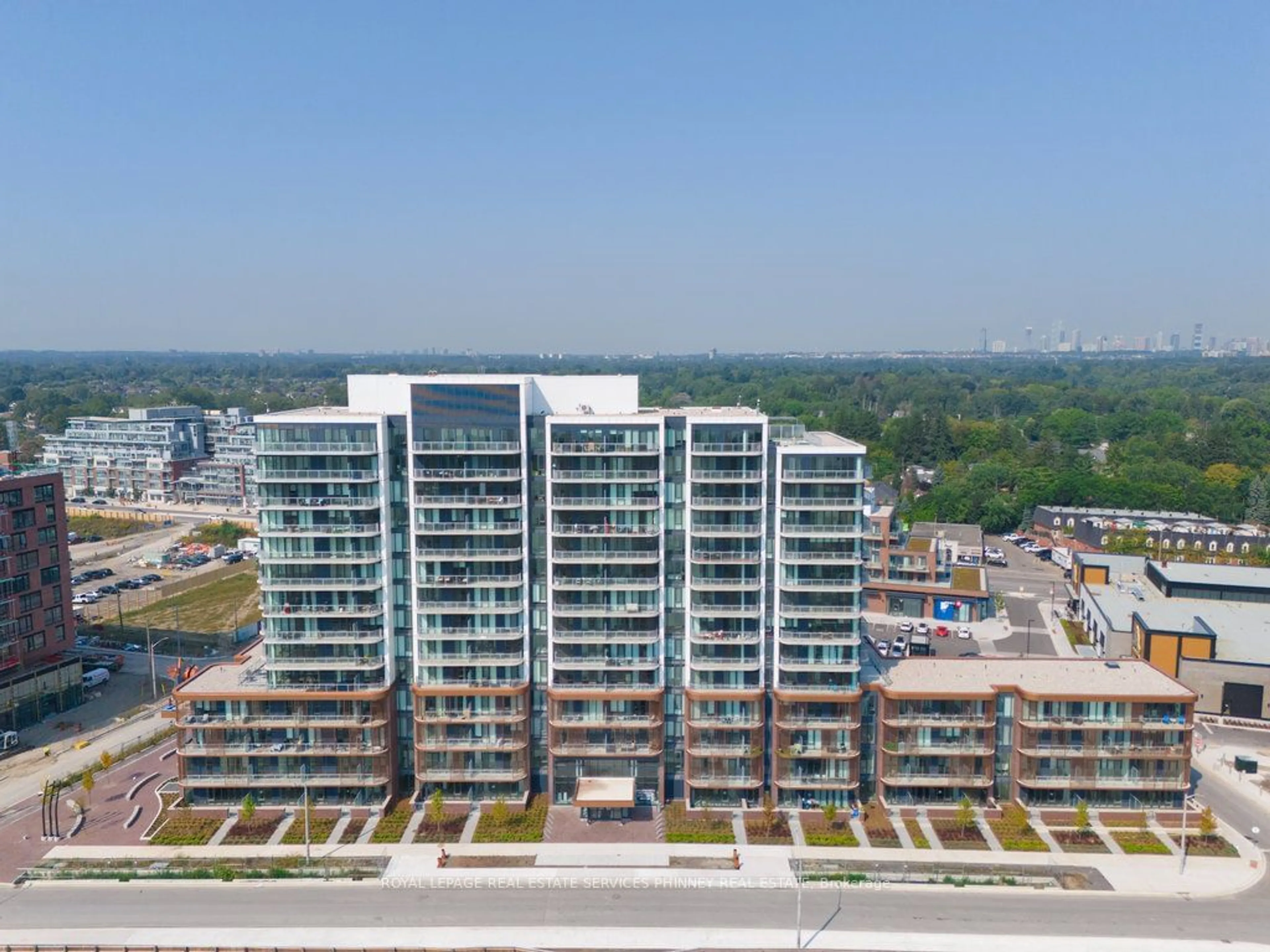 A pic from outside/outdoor area/front of a property/back of a property/a pic from drone, city buildings view from balcony for 220 Missinnihe Way #912, Mississauga Ontario L5H 0A9