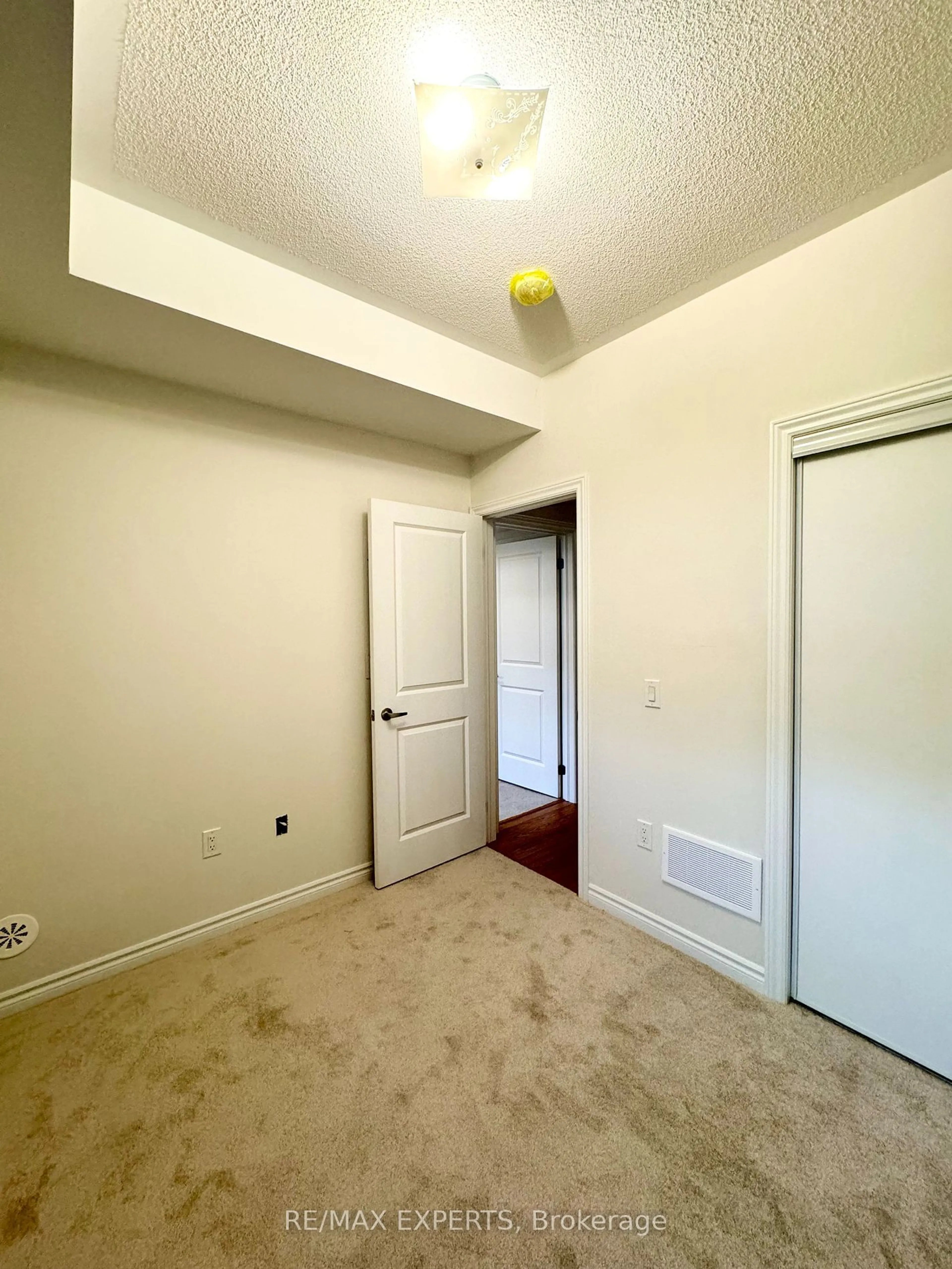 A pic of a room for 20 Halliford Pl #102, Brampton Ontario L6P 4R1