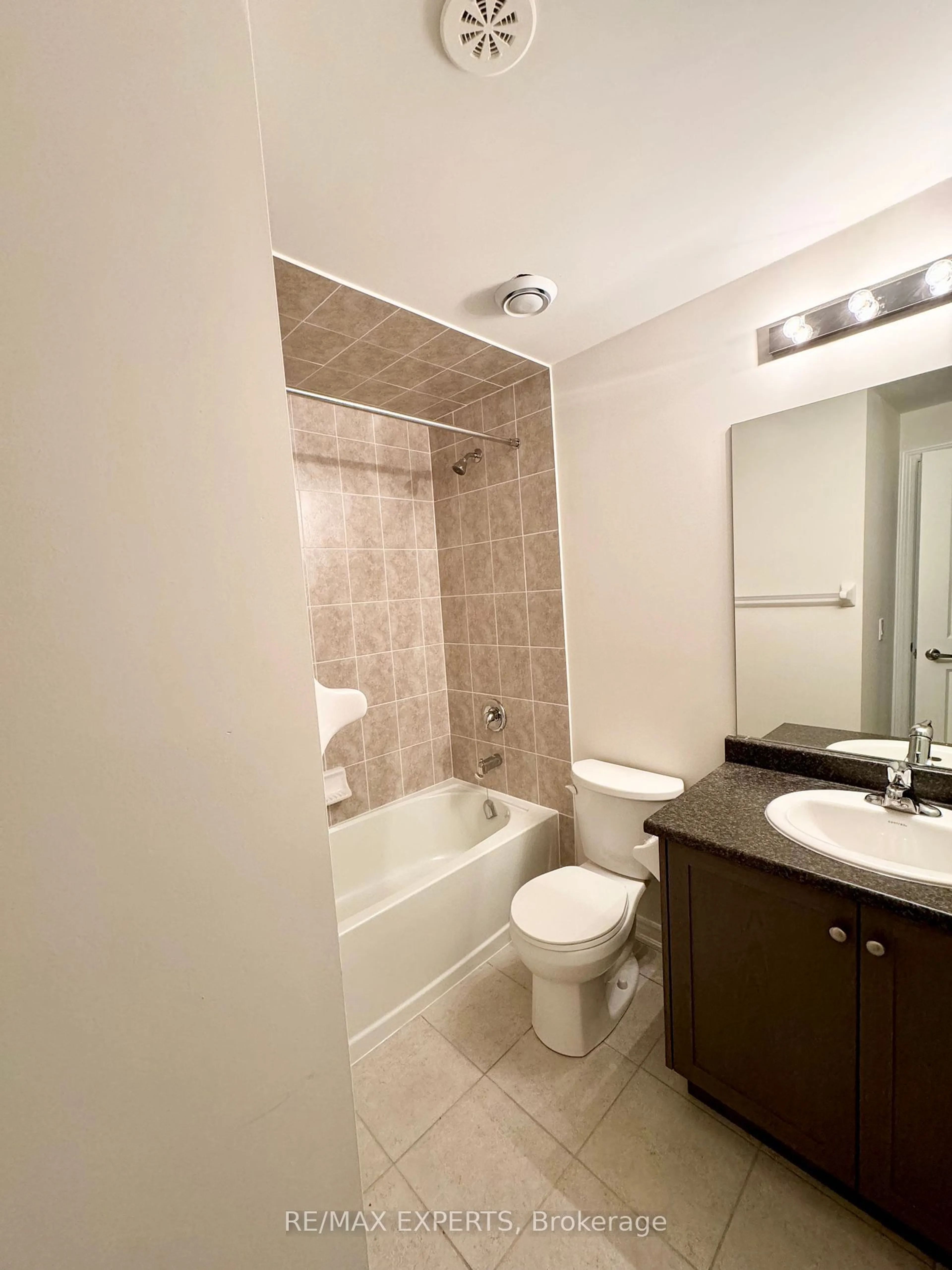 Standard bathroom, unknown for 20 Halliford Pl #102, Brampton Ontario L6P 4R1