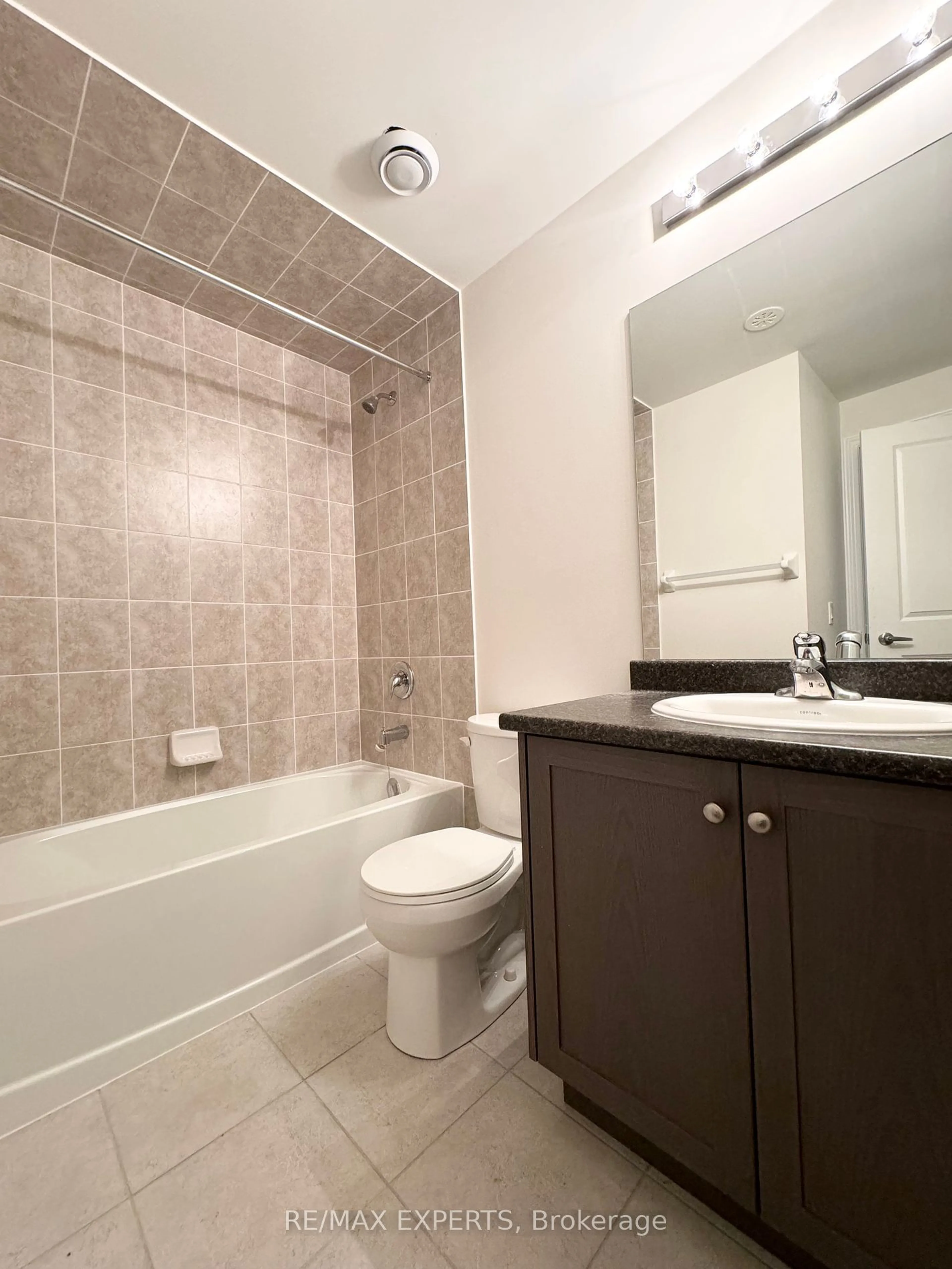 Standard bathroom, unknown for 20 Halliford Pl #102, Brampton Ontario L6P 4R1