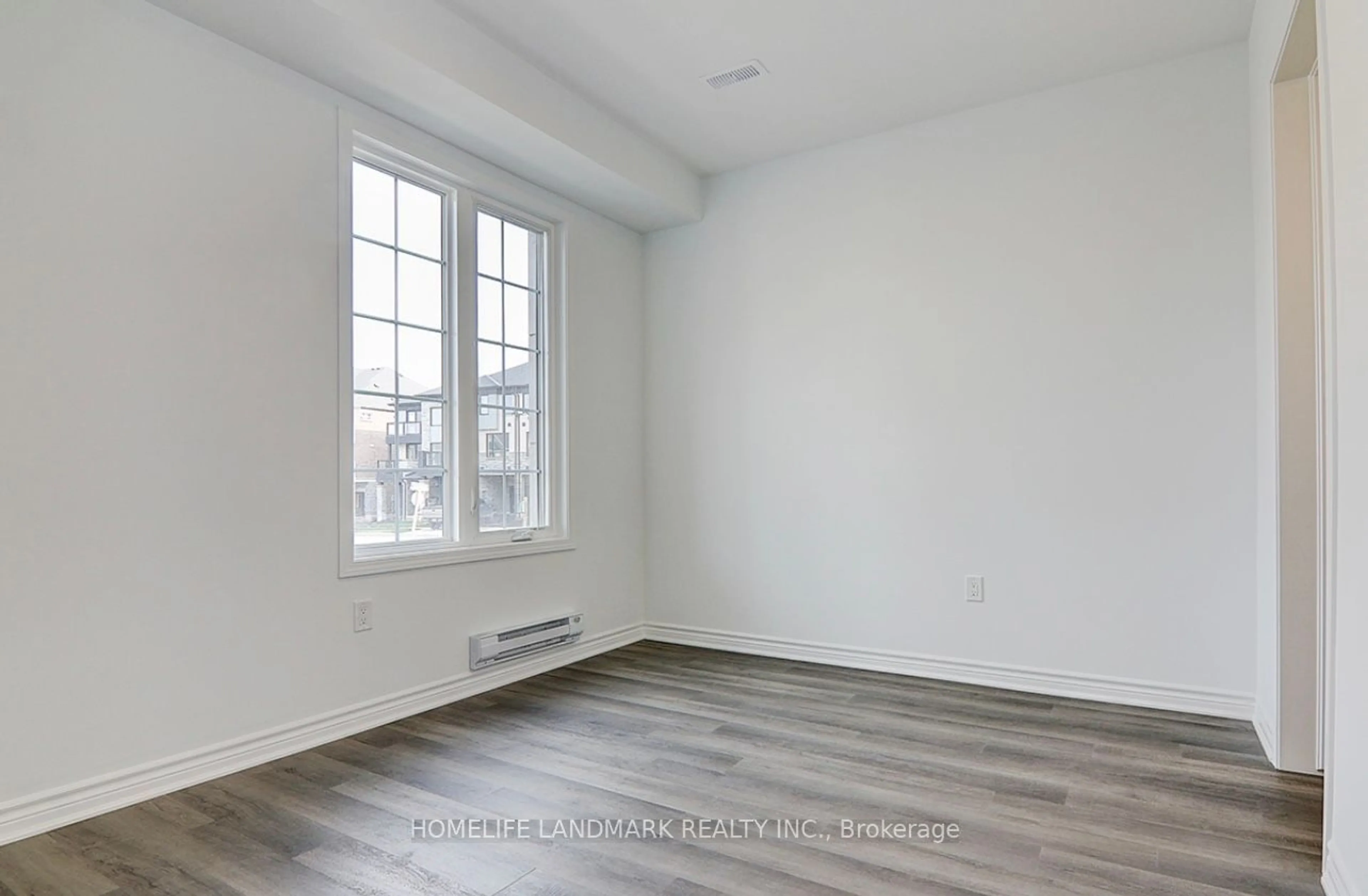 A pic of a room for 3070 Merrick Rd, Oakville Ontario L6H 7G1