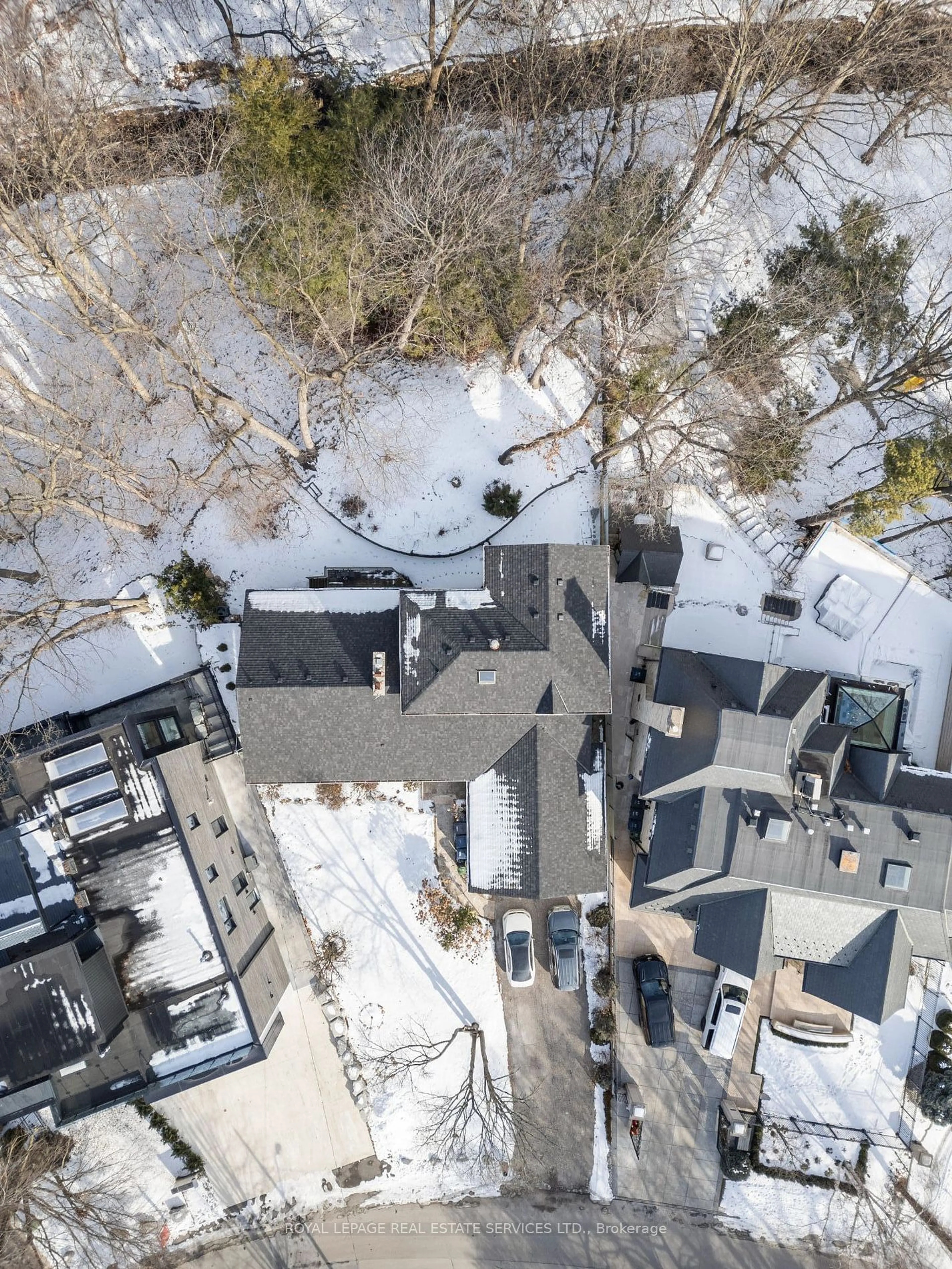 A pic from outside/outdoor area/front of a property/back of a property/a pic from drone, street for 89 Valecrest Dr, Toronto Ontario M9A 4P5