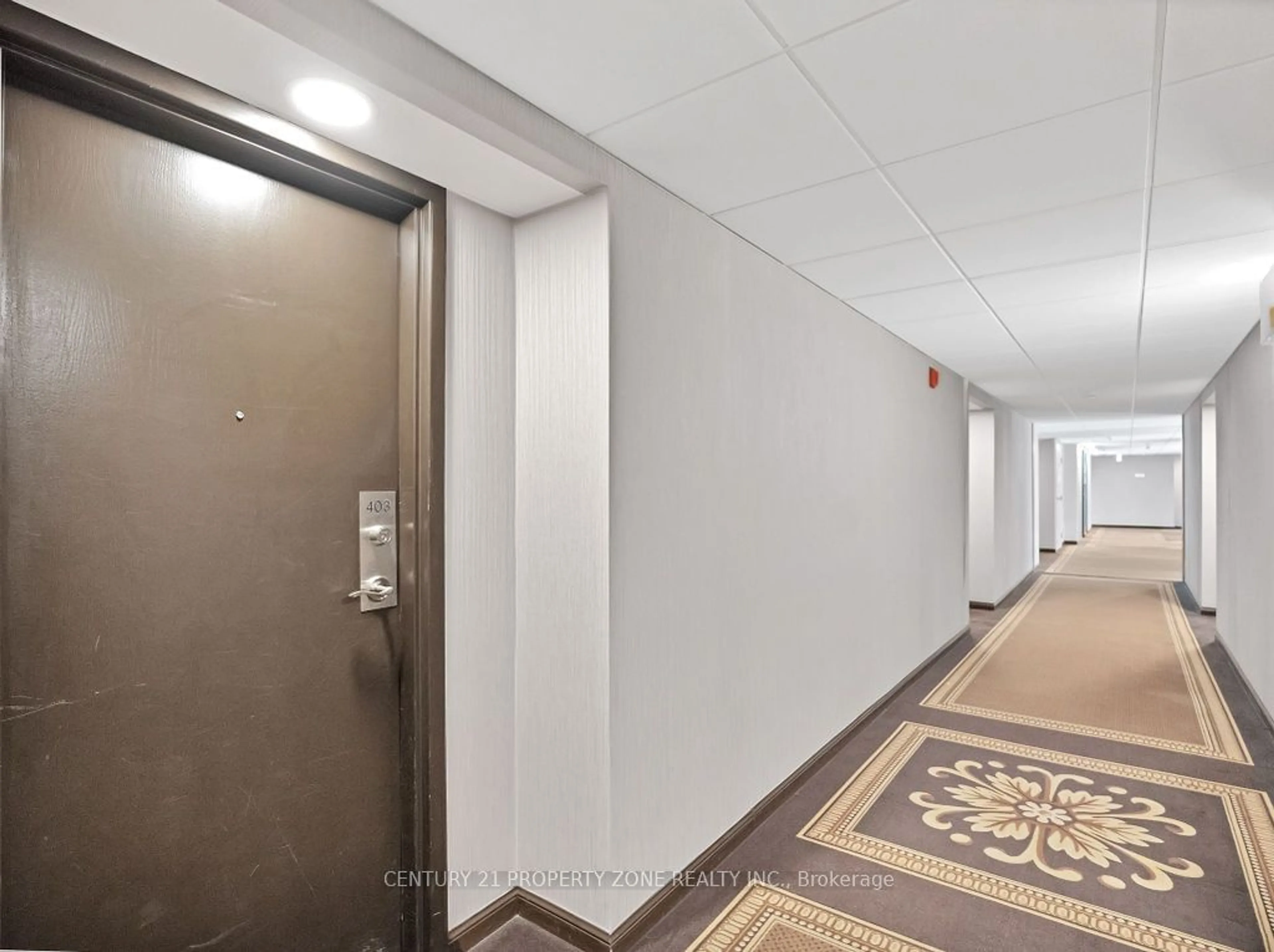 Indoor foyer for 8351 McLaughlin Rd #403, Brampton Ontario L6Y 4H8