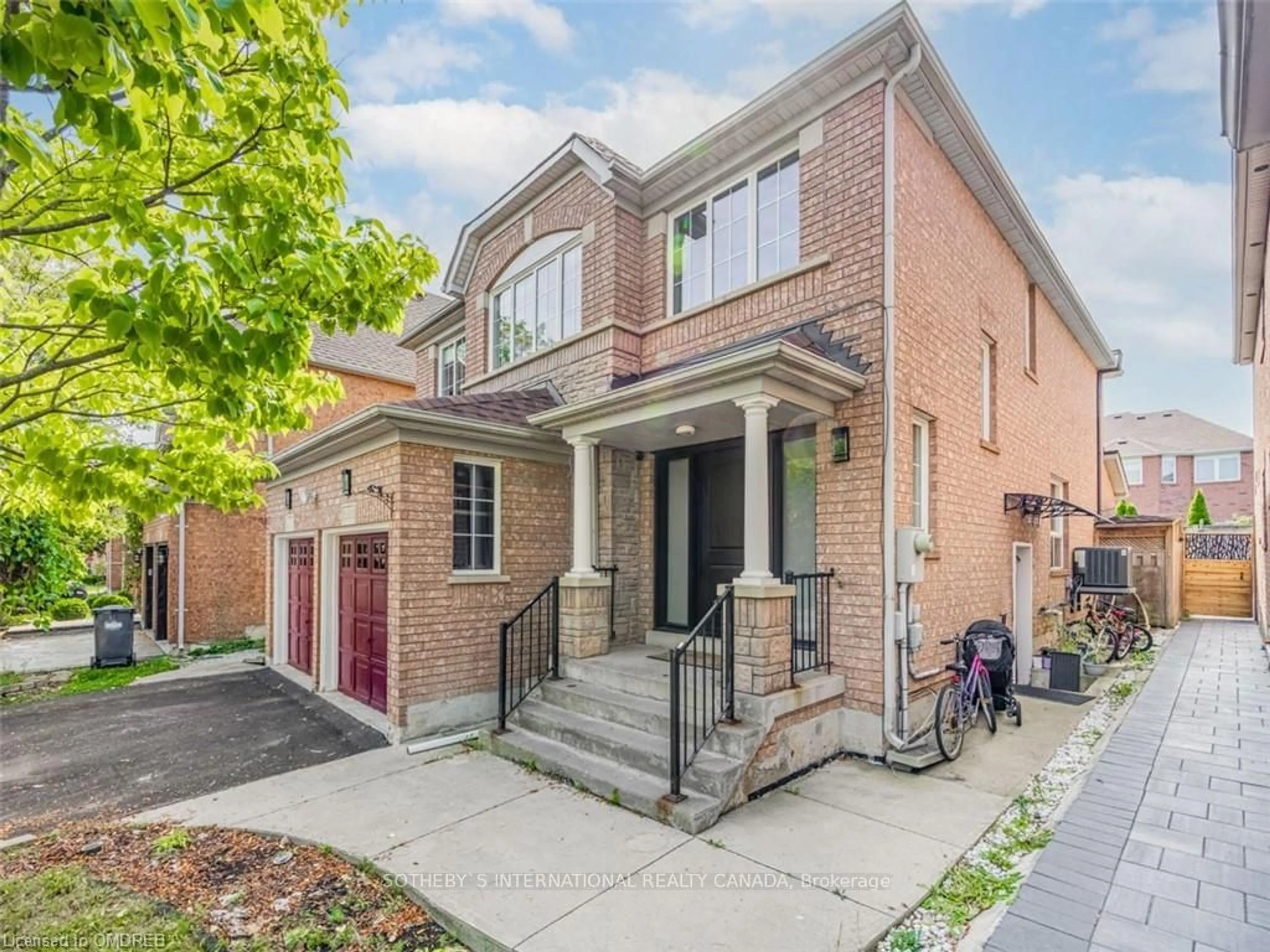 Home with brick exterior material, street for 5930 BASSINGER Pl, Mississauga Ontario L5M 6K5