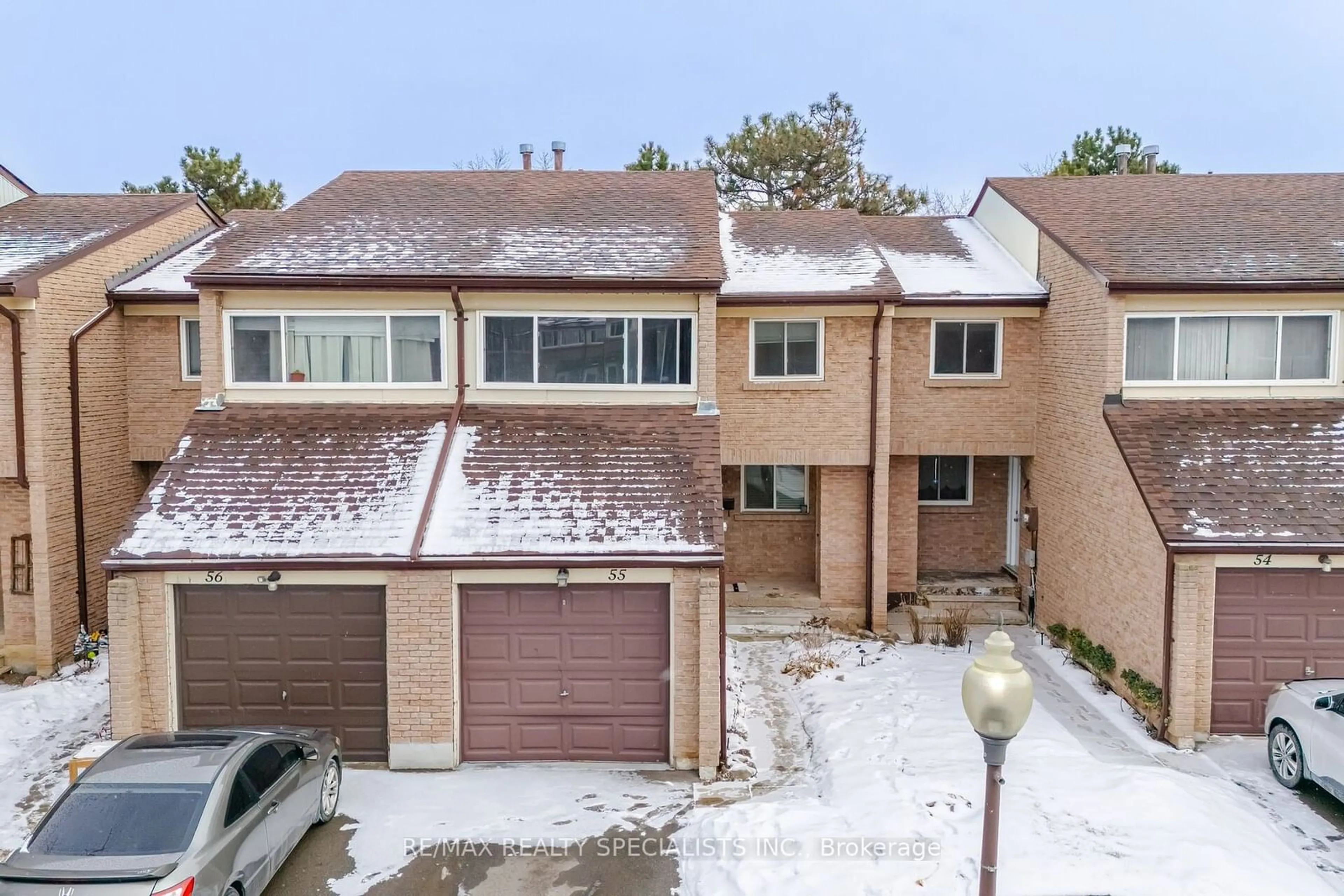 A pic from outside/outdoor area/front of a property/back of a property/a pic from drone, street for 661 Childs Dr #55, Milton Ontario L9T 3V7