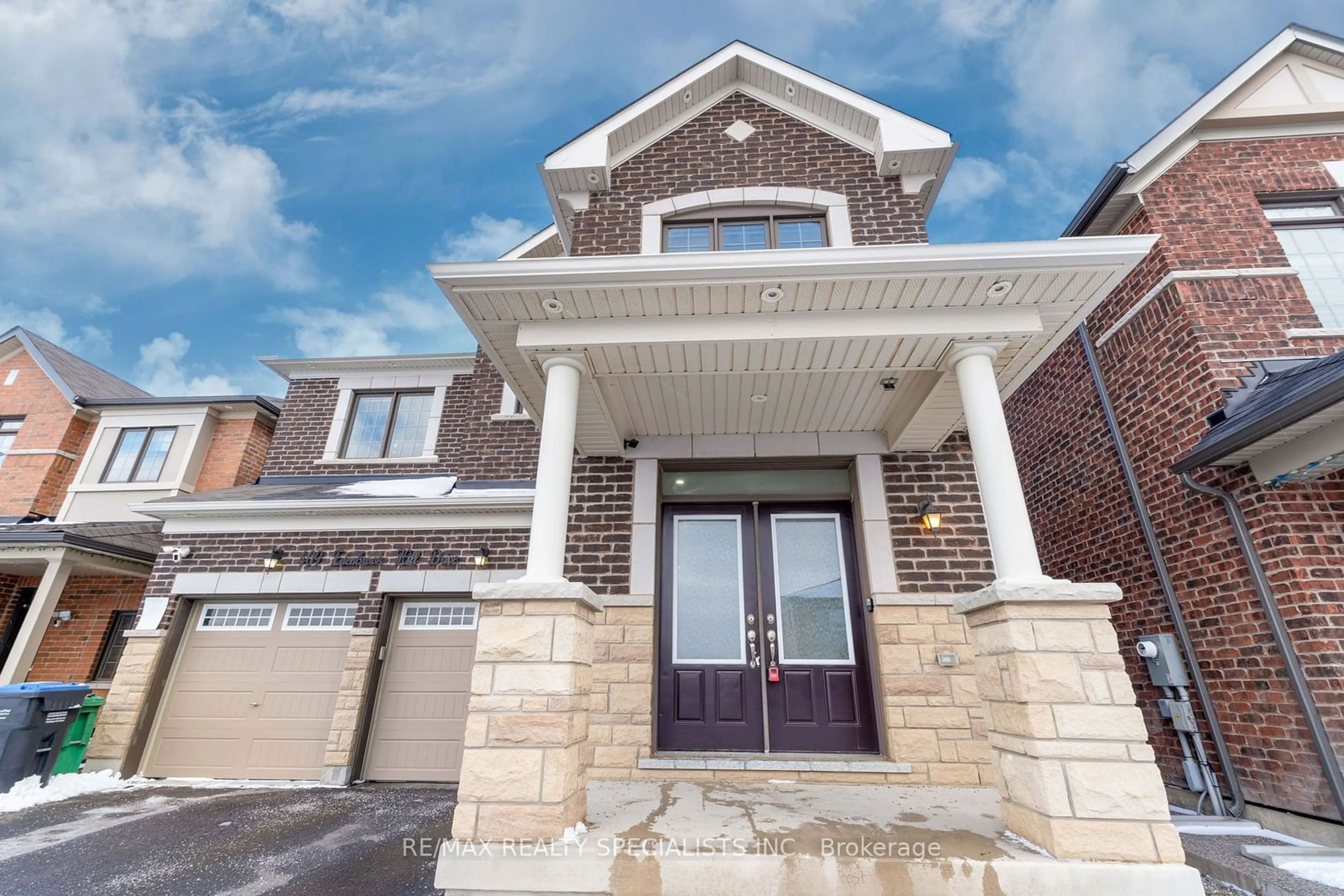 Home with brick exterior material, street for 409 Edenbrook Hill Dr, Brampton Ontario L7A 5E8