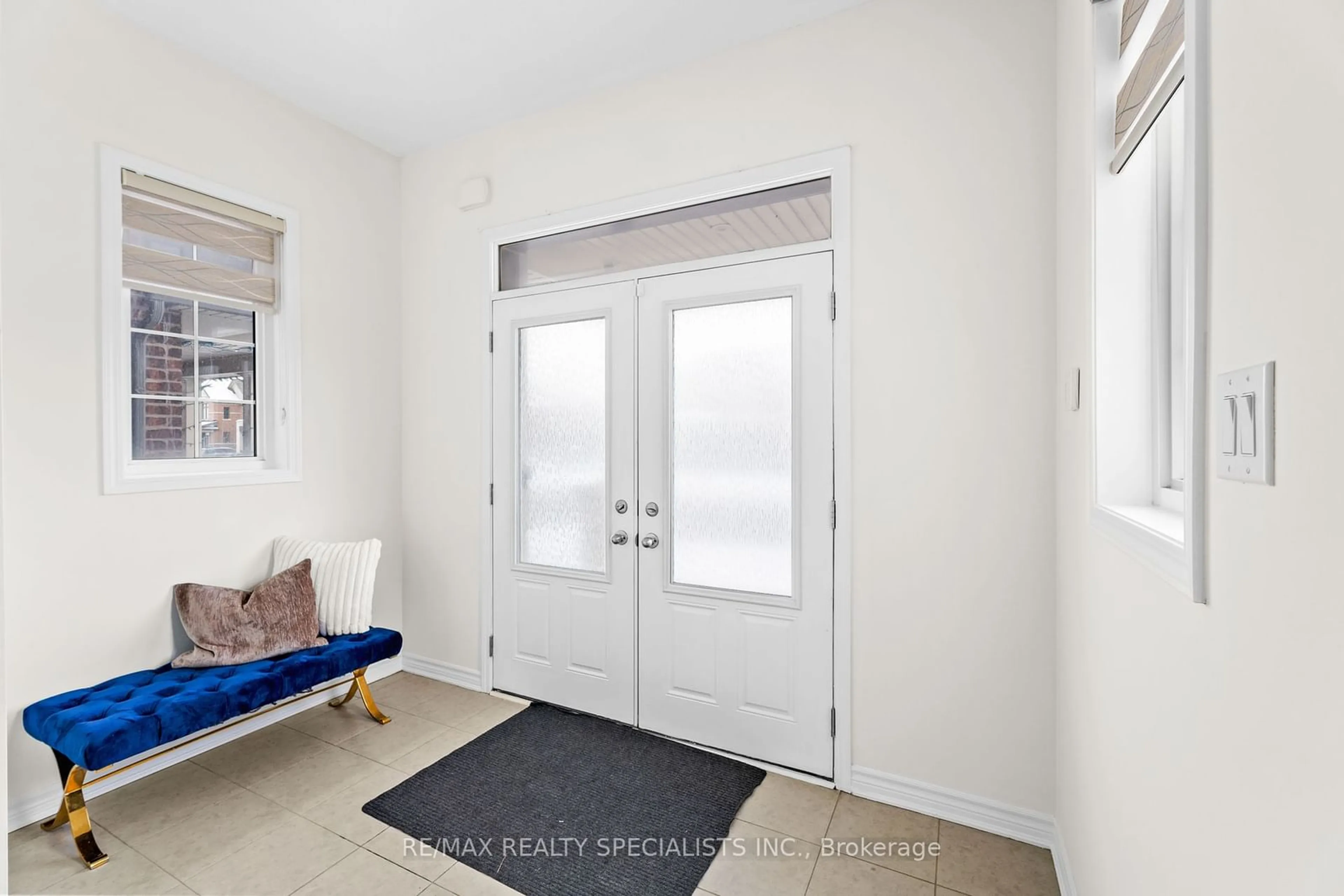 Indoor entryway for 409 Edenbrook Hill Dr, Brampton Ontario L7A 5E8