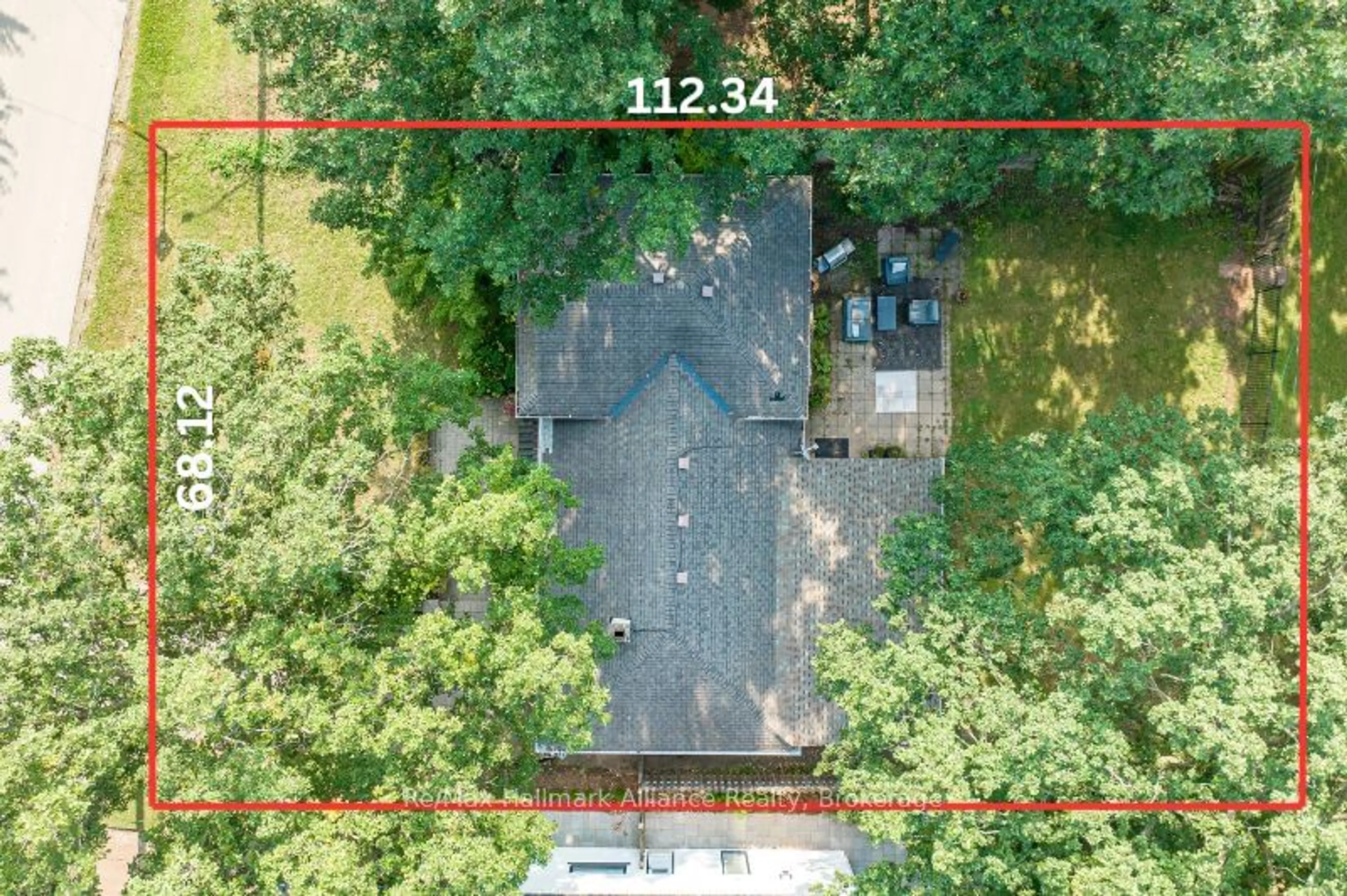 A pic from outside/outdoor area/front of a property/back of a property/a pic from drone, unknown for 548 Swann Dr, Oakville Ontario L6L 3X1