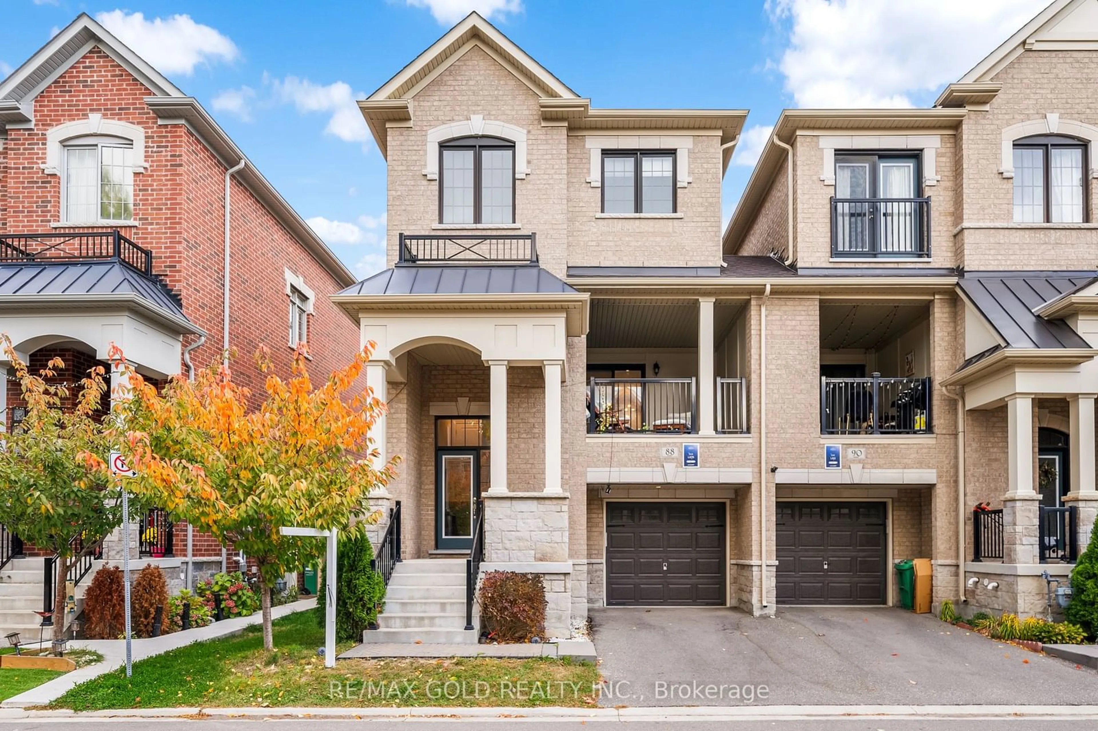 Home with brick exterior material, street for 88 Oakmore Lane, Brampton Ontario L6Y 6H5