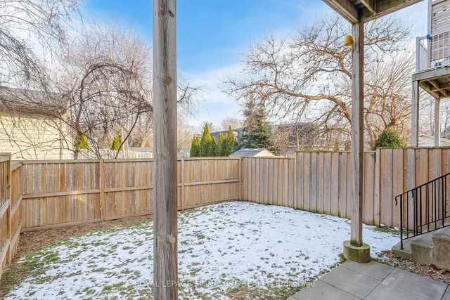 Additional property image - 2220 Queensway Dr Unit 15