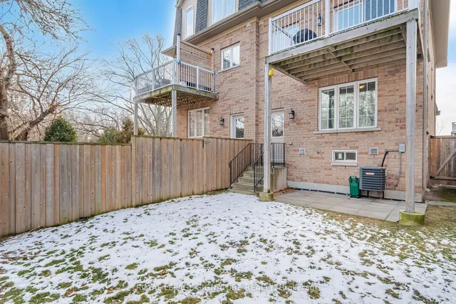 Additional property image - 2220 Queensway Dr Unit 15