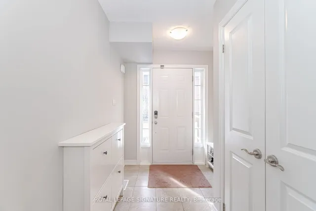 Additional property image - 2220 Queensway Dr Unit 15