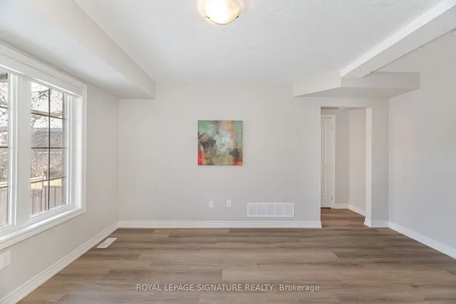 Additional property image - 2220 Queensway Dr Unit 15