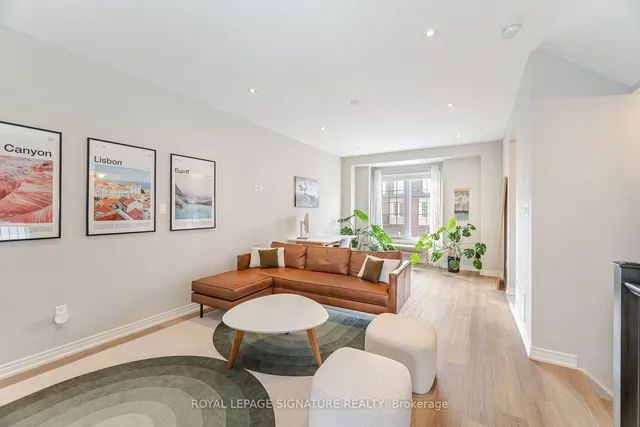 Additional property image - 2220 Queensway Dr Unit 15