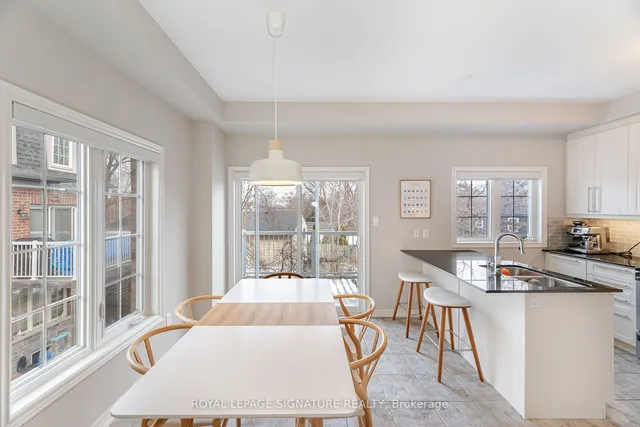 Additional property image - 2220 Queensway Dr Unit 15