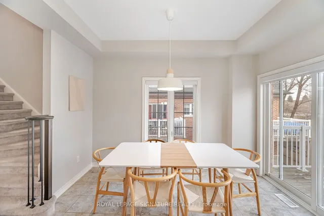 Additional property image - 2220 Queensway Dr Unit 15