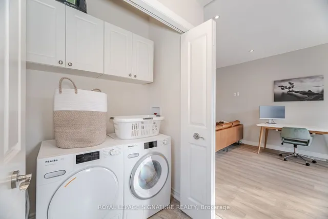 Additional property image - 2220 Queensway Dr Unit 15