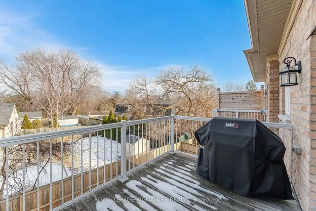 Additional property image - 2220 Queensway Dr Unit 15