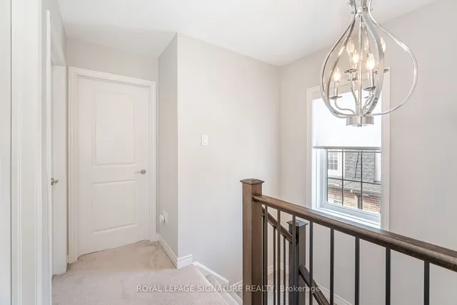 Additional property image - 2220 Queensway Dr Unit 15