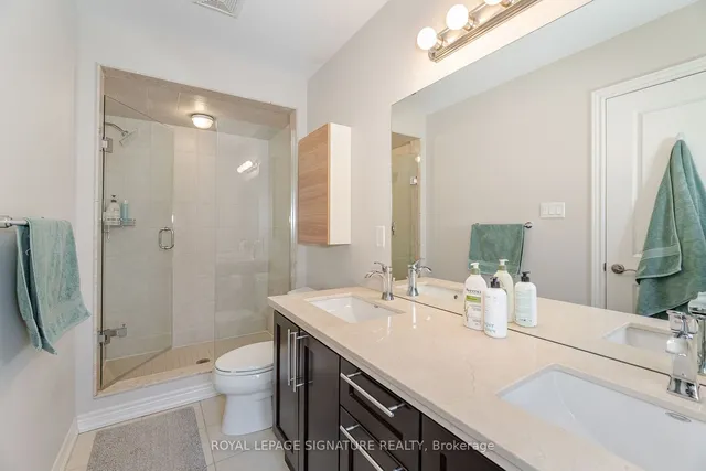 Additional property image - 2220 Queensway Dr Unit 15