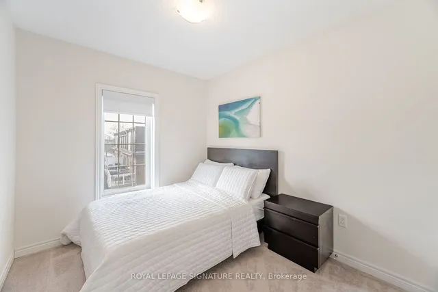 Additional property image - 2220 Queensway Dr Unit 15