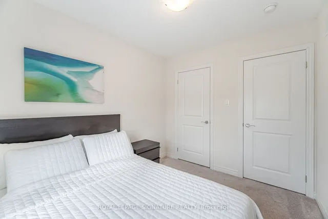 Additional property image - 2220 Queensway Dr Unit 15