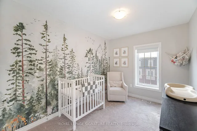 Additional property image - 2220 Queensway Dr Unit 15