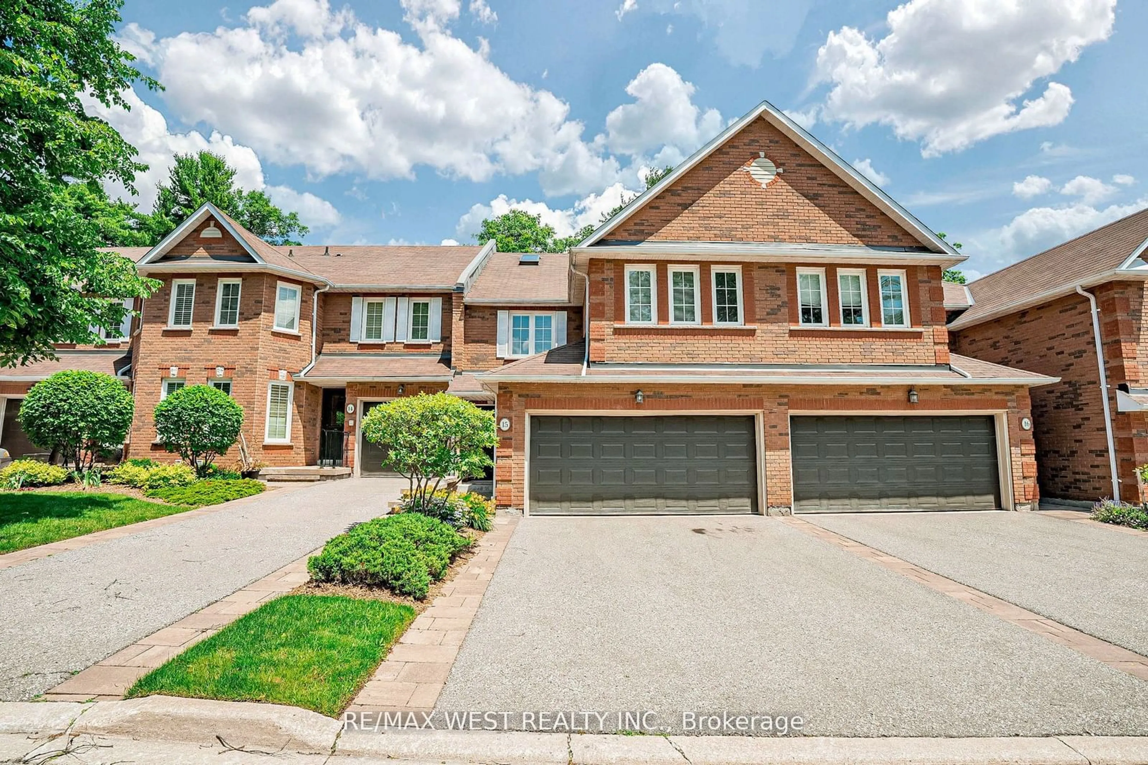 Home with brick exterior material, street for 1735 The Collegeway #15, Mississauga Ontario L5L 3S7