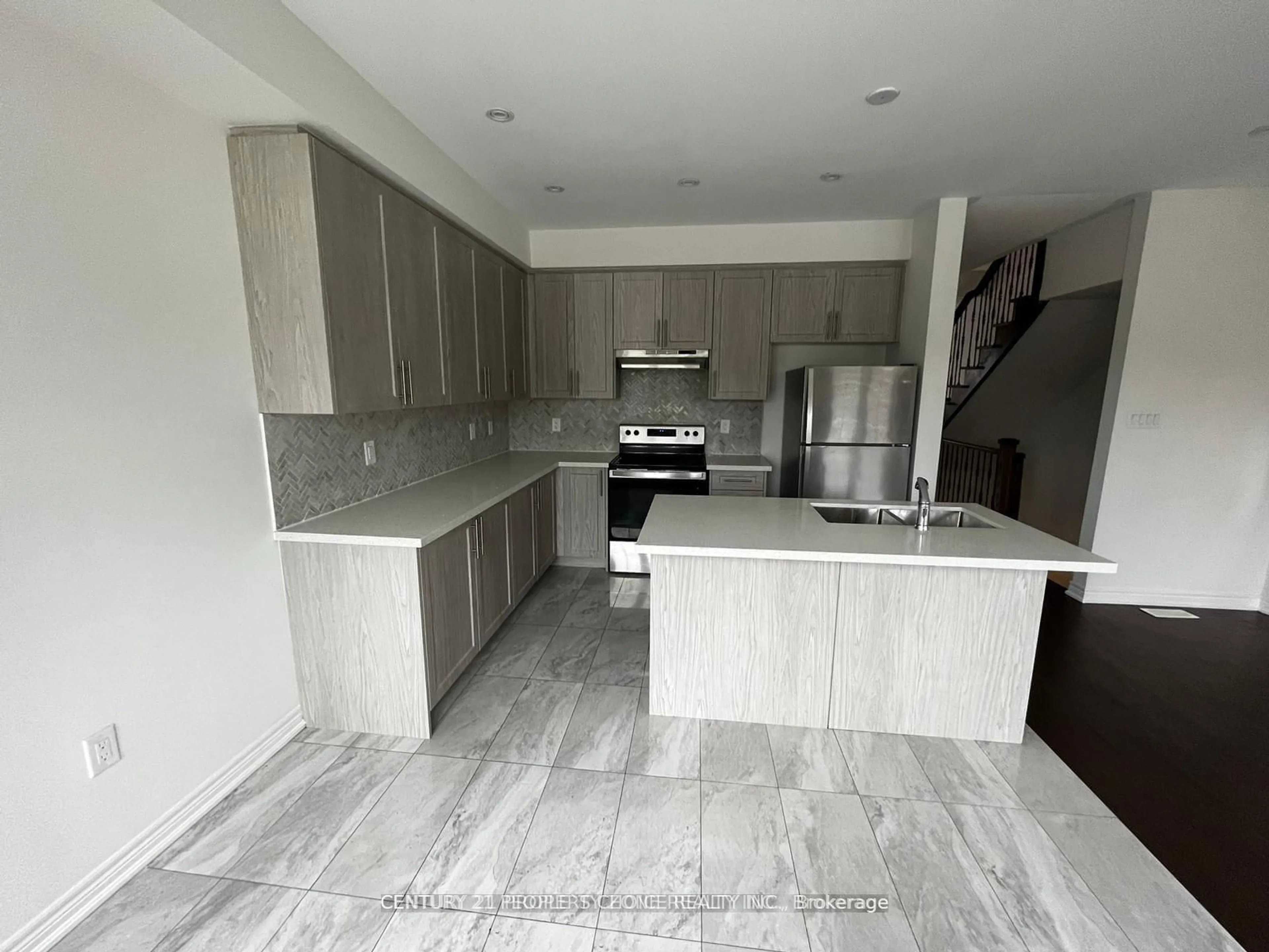 Open concept kitchen, ceramic/tile floor for 51 Hashmi Pl, Brampton Ontario L6Y 6J9