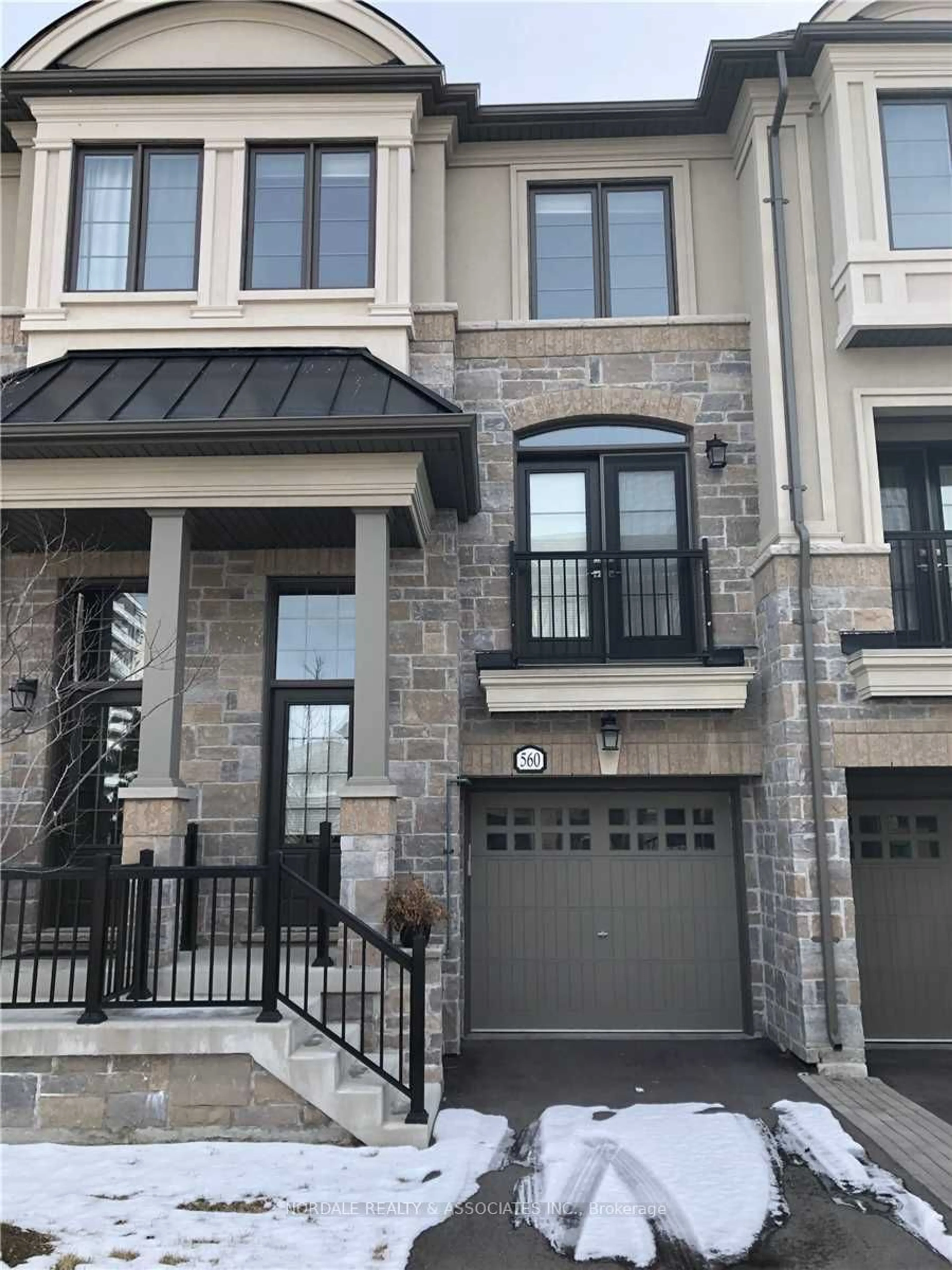 Home with brick exterior material, street for 560 Mermaid Cres, Mississauga Ontario L5G 0B3