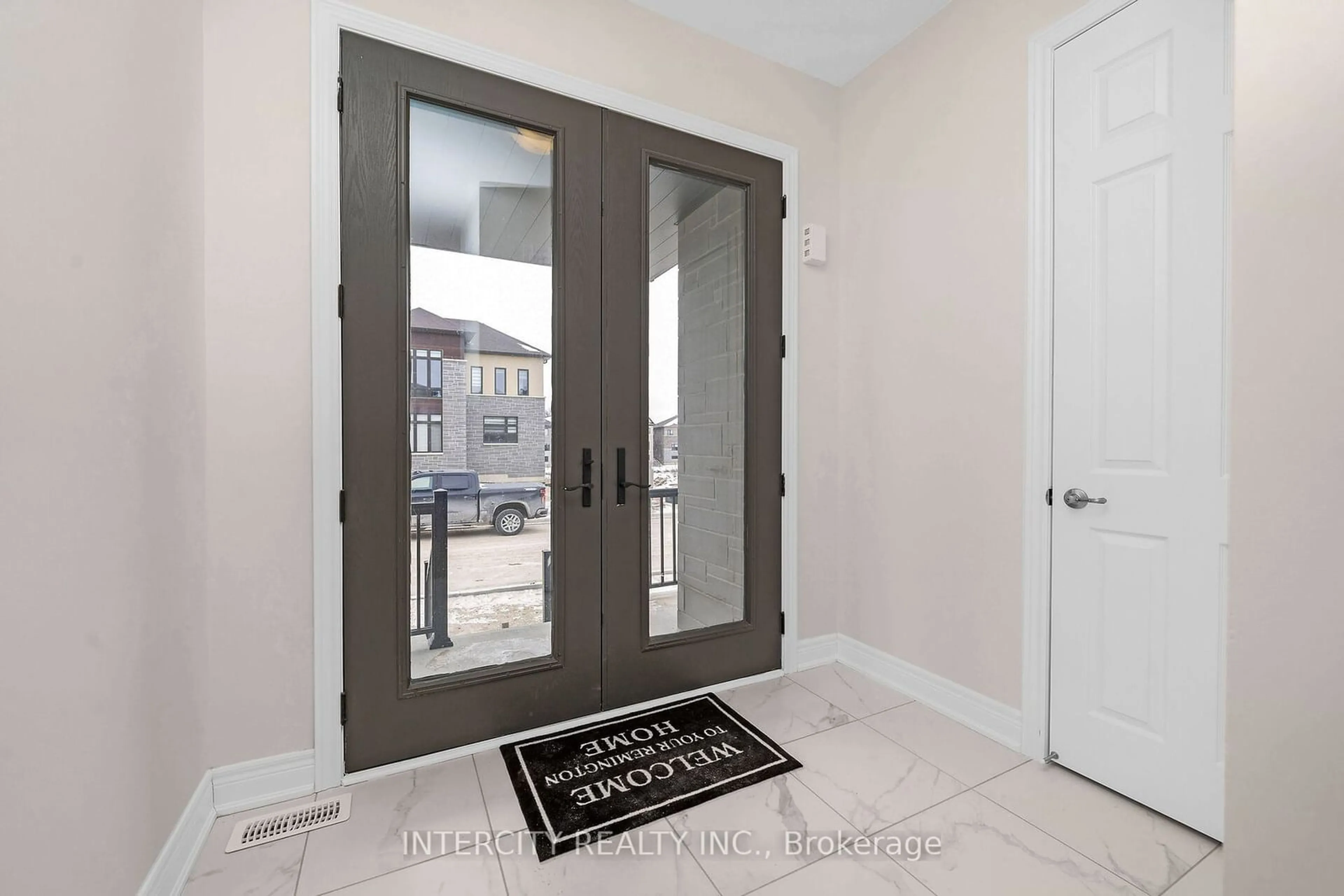 Indoor entryway for 39 Keyworth Cres #Lot 179, Brampton Ontario L6R 4E8