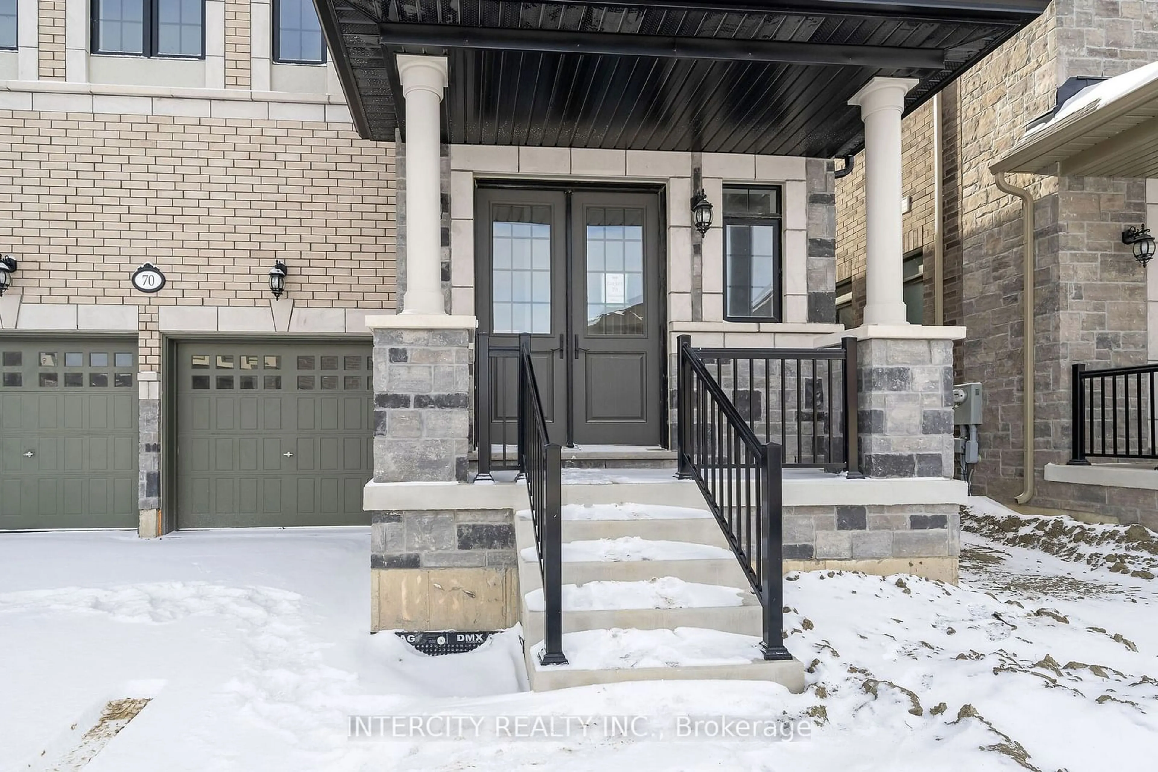 Indoor entryway for 70 Claremont Dr #Lot 163, Brampton Ontario L6R 4E8