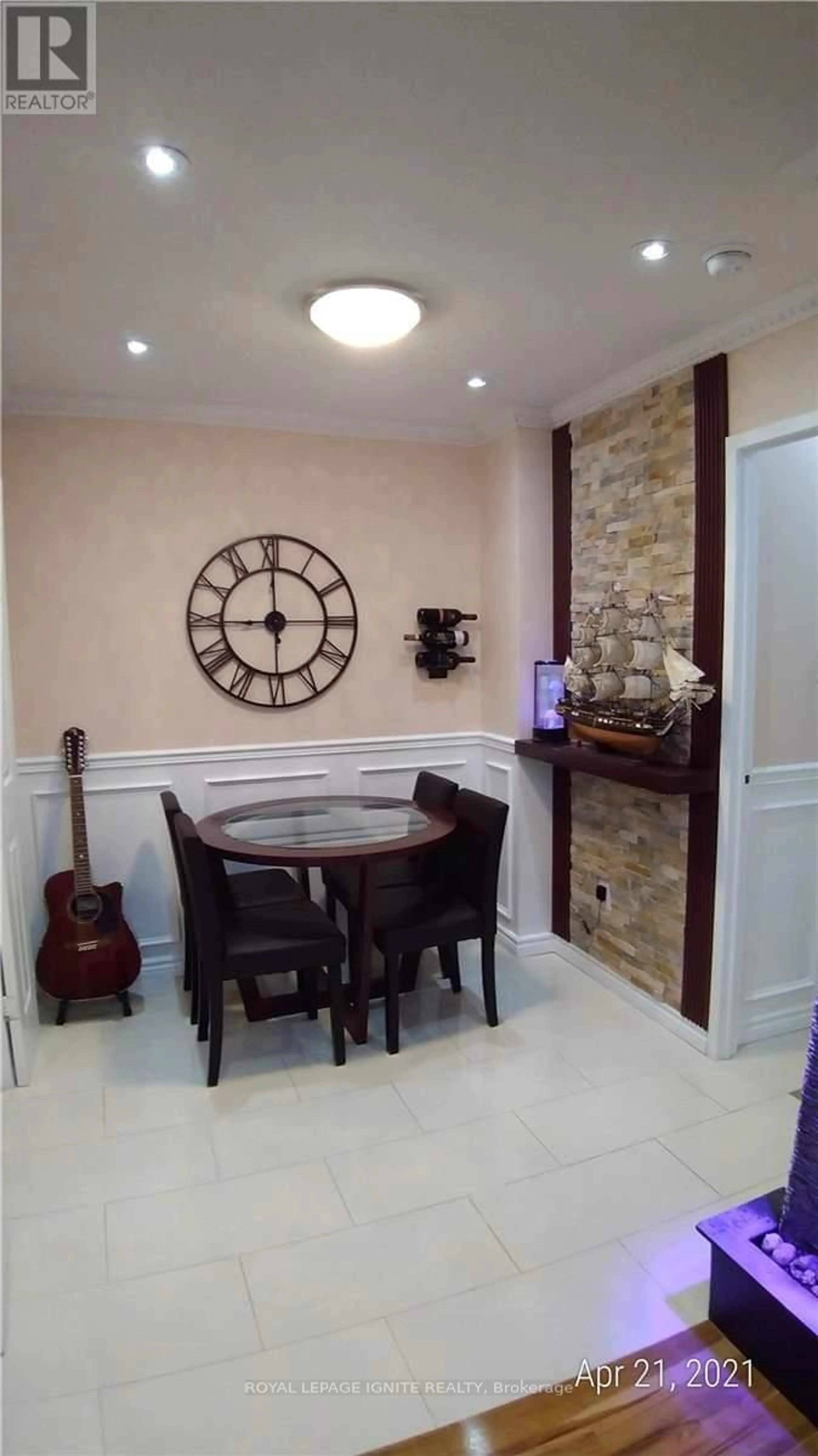 Dining room, ceramic/tile floor for 1335 Williamsport Dr #204, Mississauga Ontario L4X 2S9