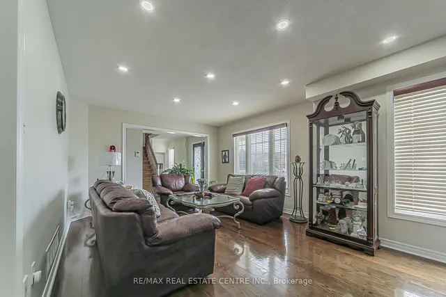 Additional property image - 92 Oaklea Blvd